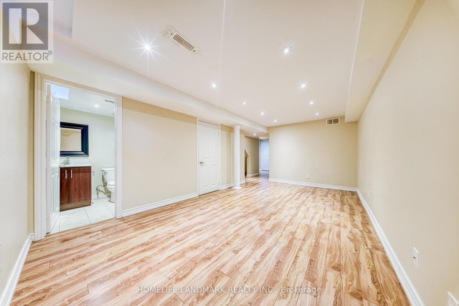 2422 Nichols Drive, Oakville, Ontario  L6H 6T2 - Photo 29 - W12475225