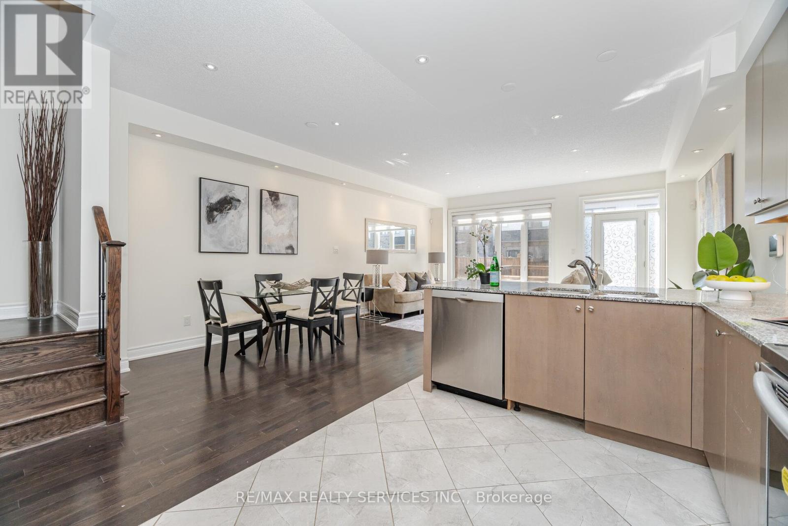 7 Lady Evelyn Crescent, Brampton (Bram West), Ontario  L6Y 6C7 - Photo 18 - W12475229