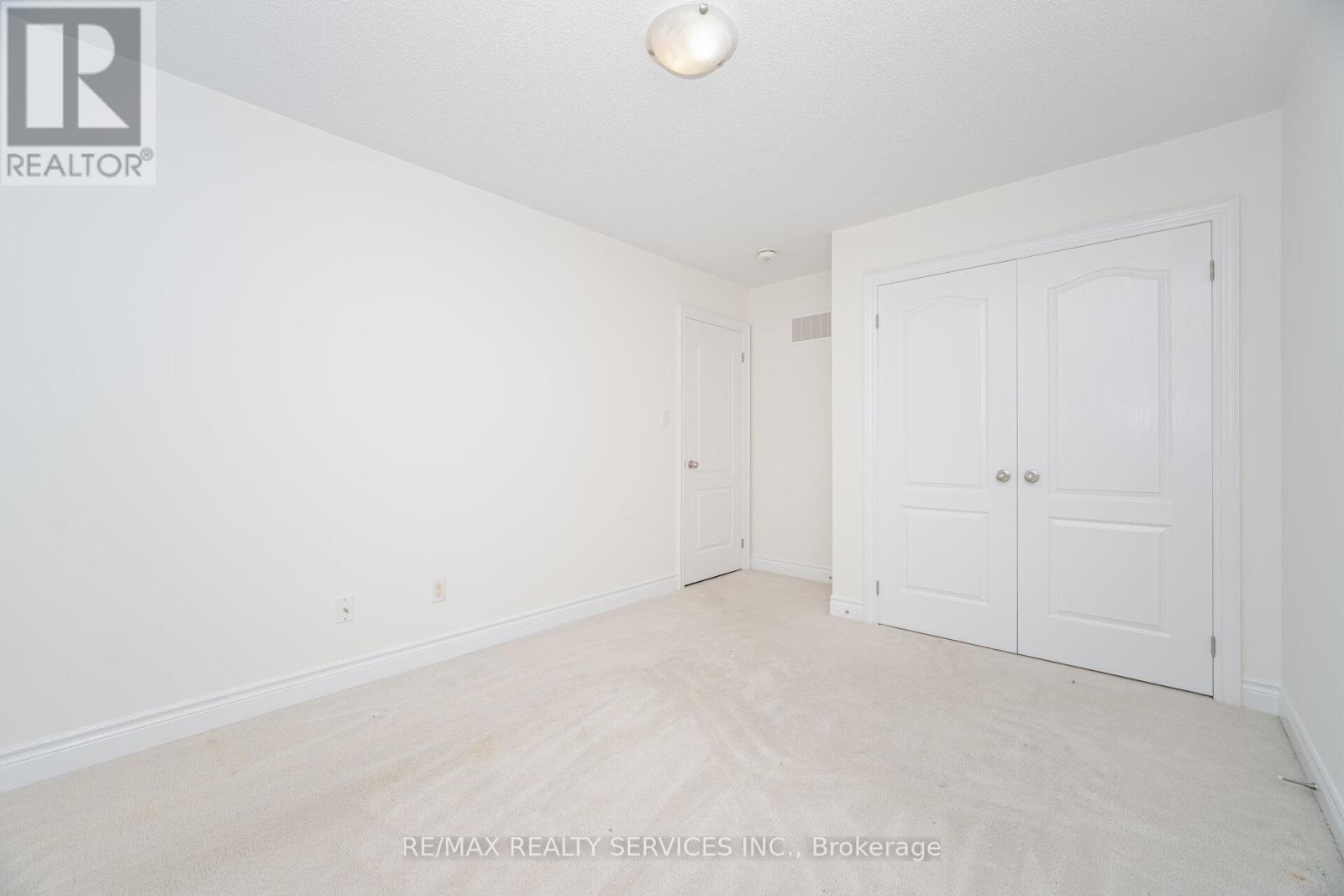 7 Lady Evelyn Crescent, Brampton (Bram West), Ontario  L6Y 6C7 - Photo 31 - W12475229