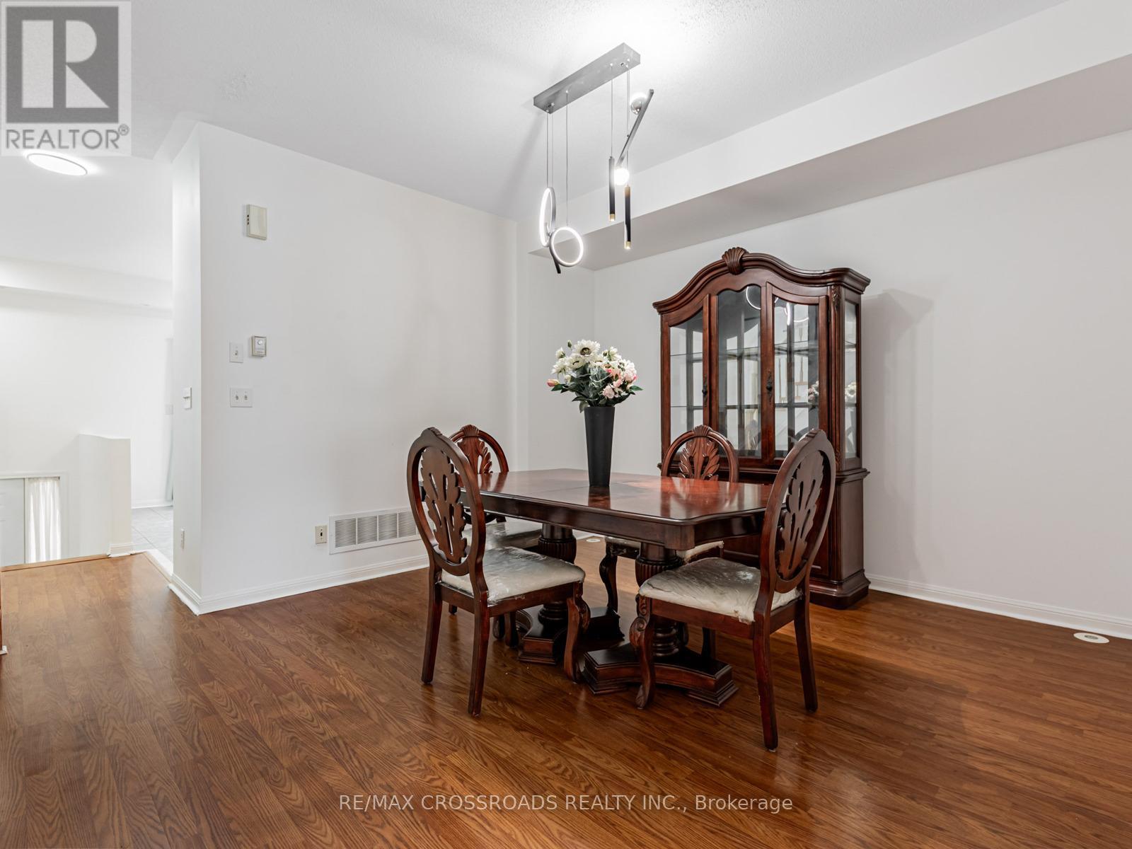 59 - 3051 Finch Avenue, Toronto (Humbermede), Ontario  M9M 0A6 - Photo 10 - W12475233
