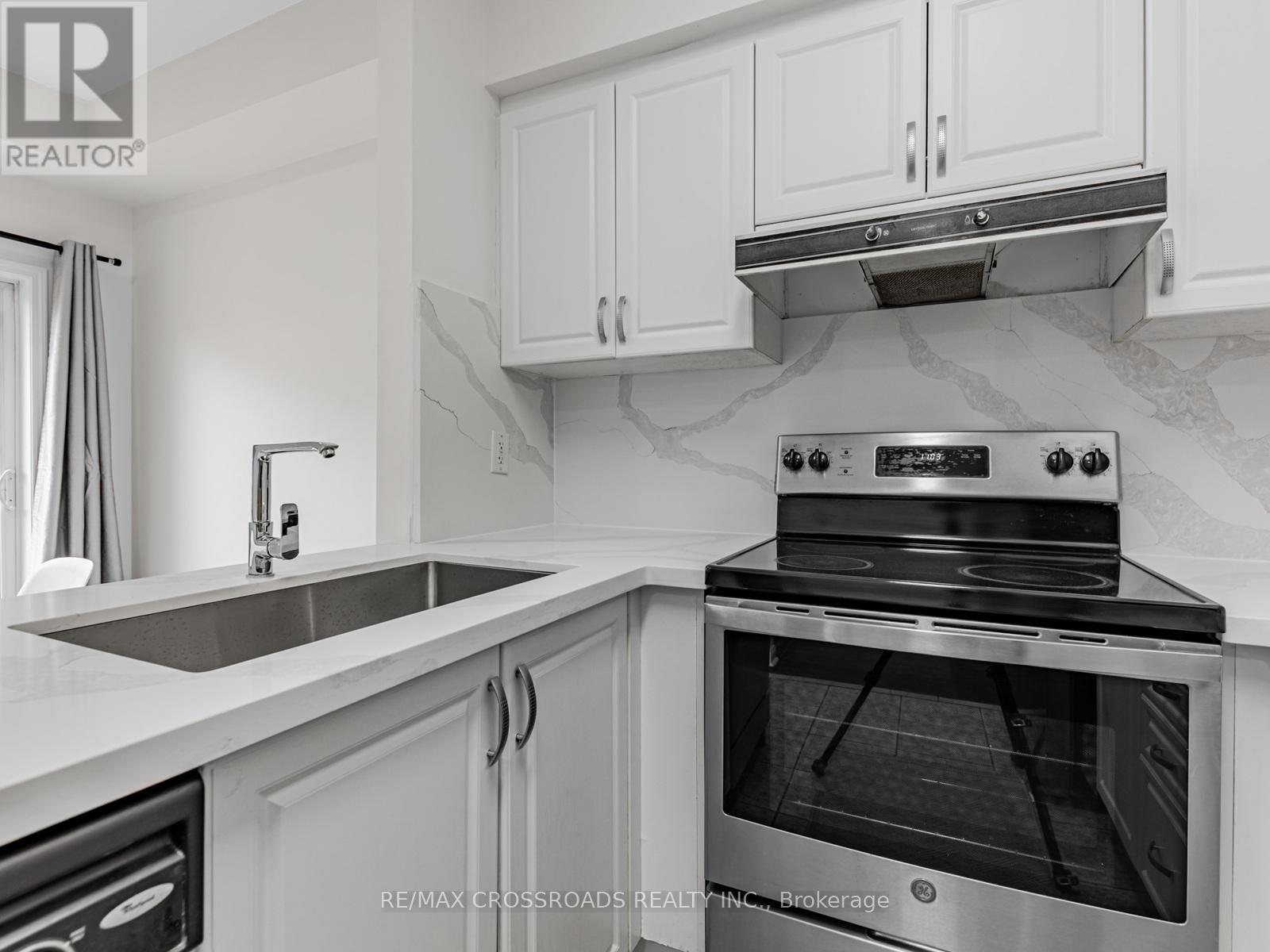 59 - 3051 Finch Avenue, Toronto (Humbermede), Ontario  M9M 0A6 - Photo 15 - W12475233