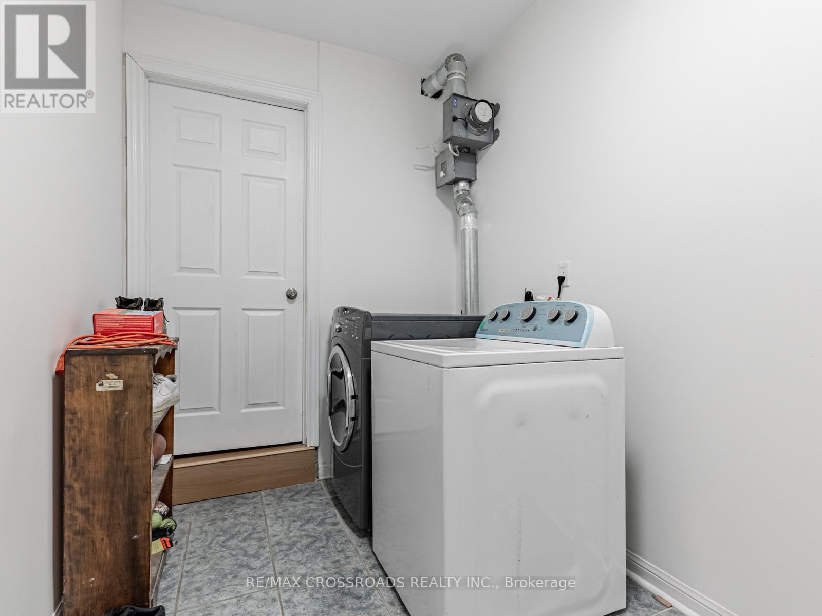 59 - 3051 Finch Avenue, Toronto (Humbermede), Ontario  M9M 0A6 - Photo 35 - W12475233