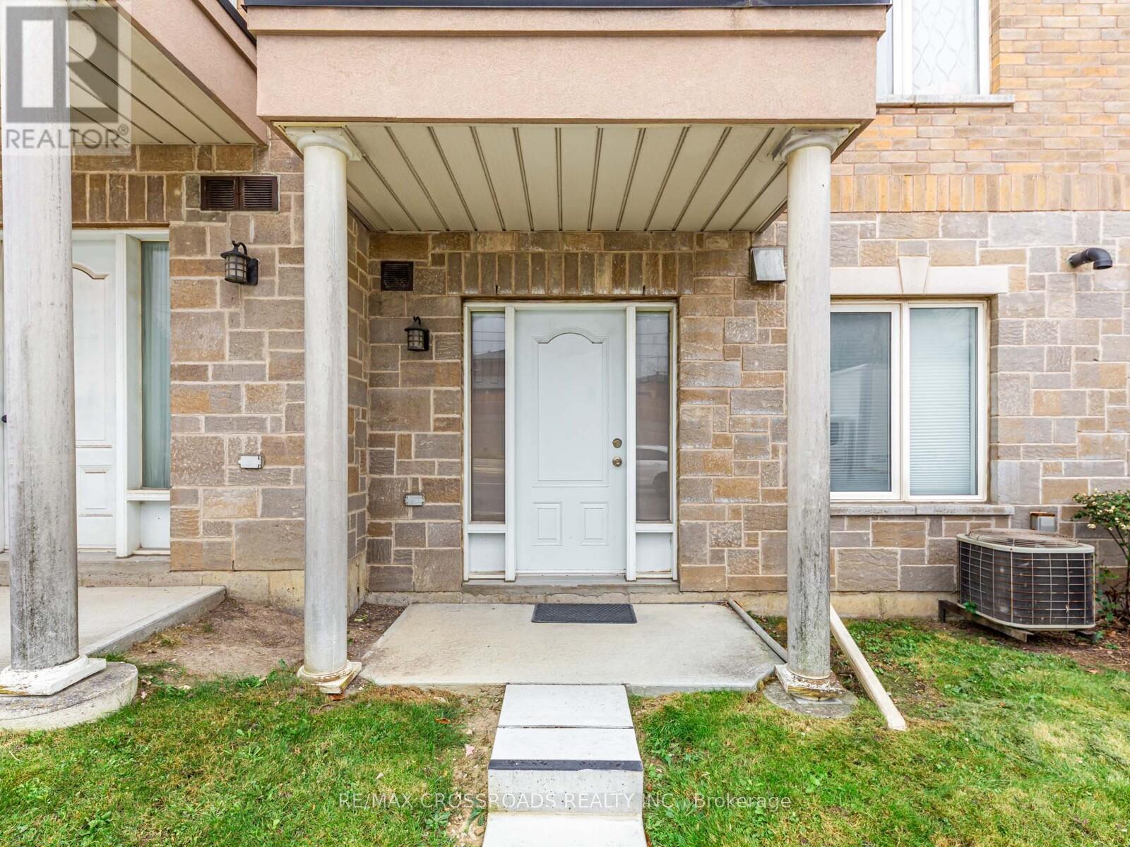 59 - 3051 Finch Avenue, Toronto (Humbermede), Ontario  M9M 0A6 - Photo 5 - W12475233