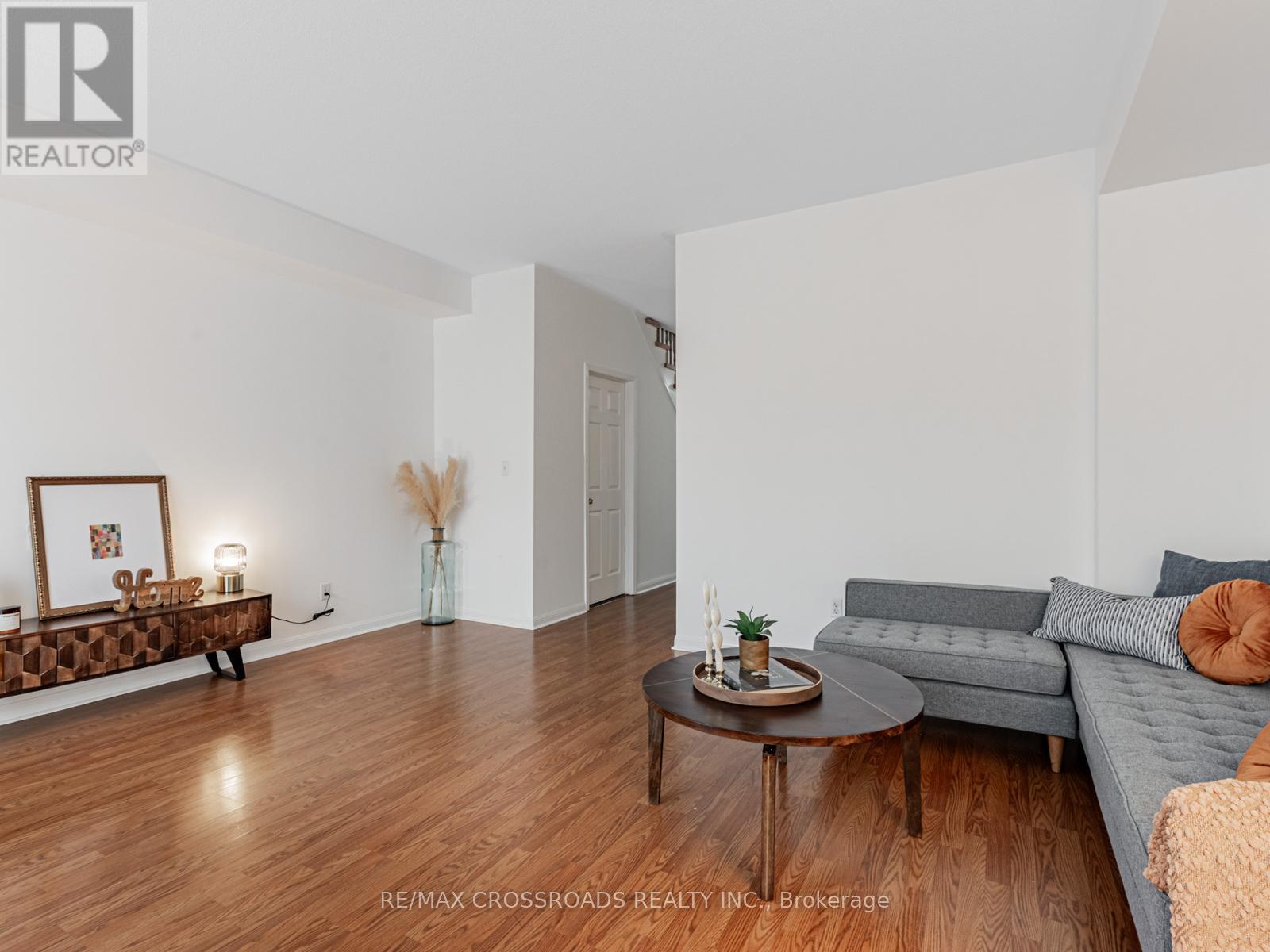 59 - 3051 Finch Avenue, Toronto (Humbermede), Ontario  M9M 0A6 - Photo 9 - W12475233