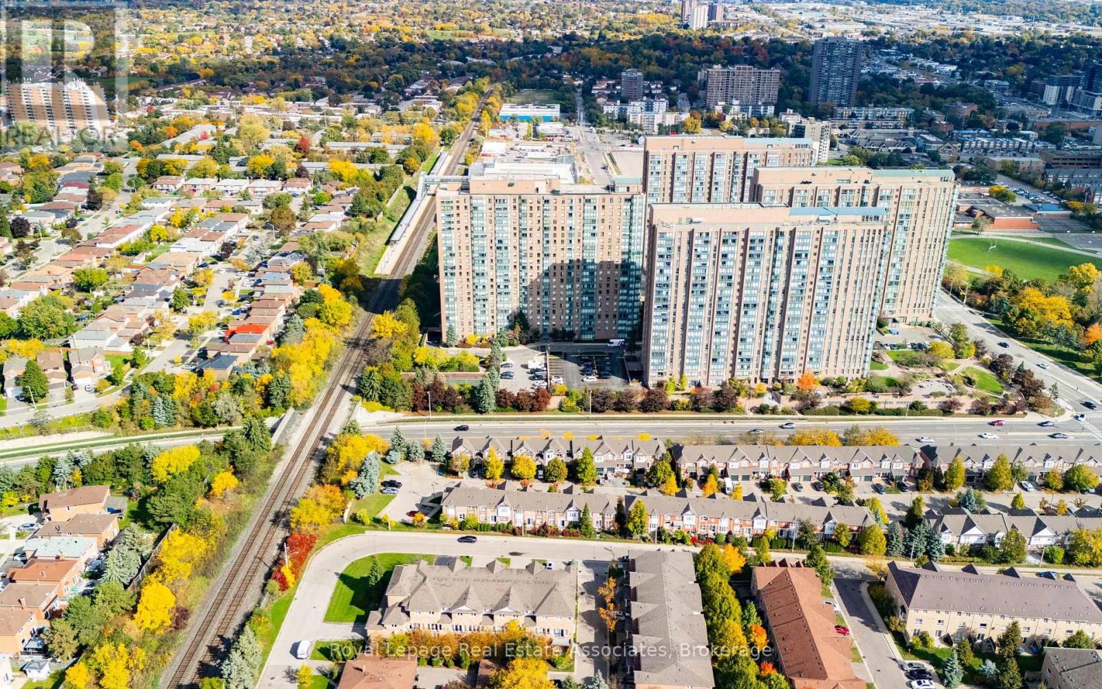 1507 - 135 Hillcrest Avenue, Mississauga, Ontario  L5B 4B1 - Photo 22 - W12475245