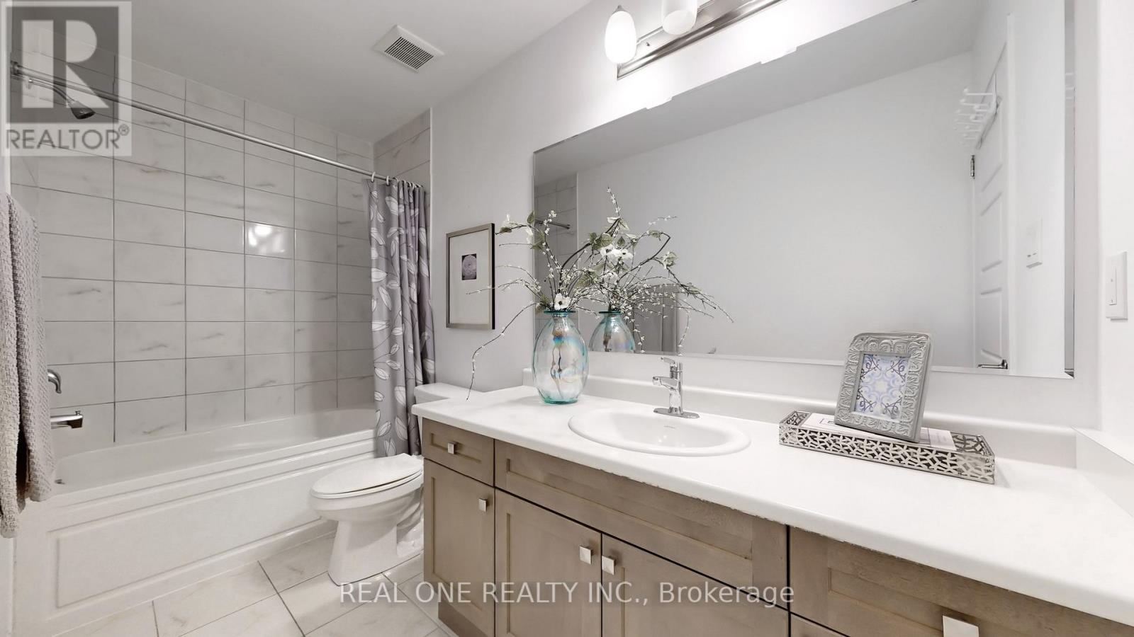561 Kennedy Circle W, Milton, Ontario  L9E 1P9 - Photo 23 - W12475249
