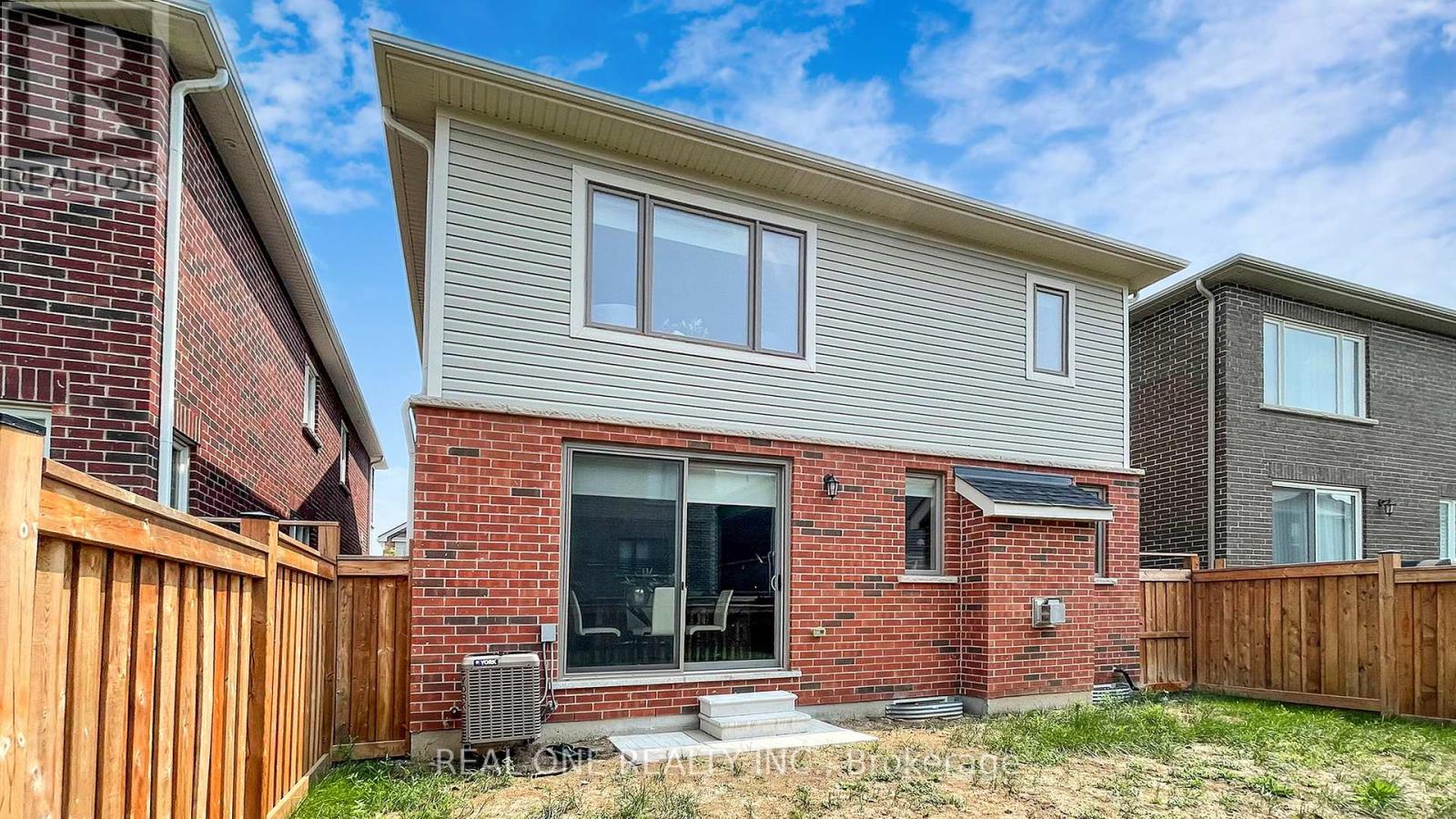 561 Kennedy Circle W, Milton, Ontario  L9E 1P9 - Photo 26 - W12475249