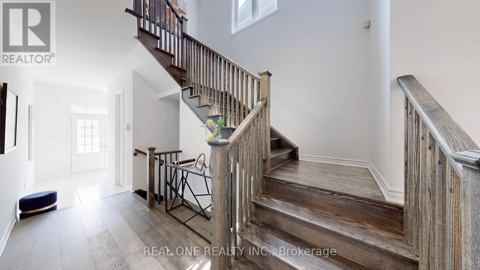 561 Kennedy Circle, Milton, Ontario  L9E 1P9 - Photo 17 - W12475253