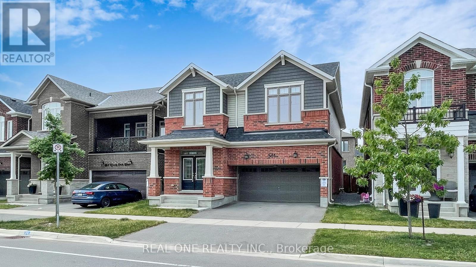 561 Kennedy Circle, Milton, Ontario  L9E 1P9 - Photo 3 - W12475253