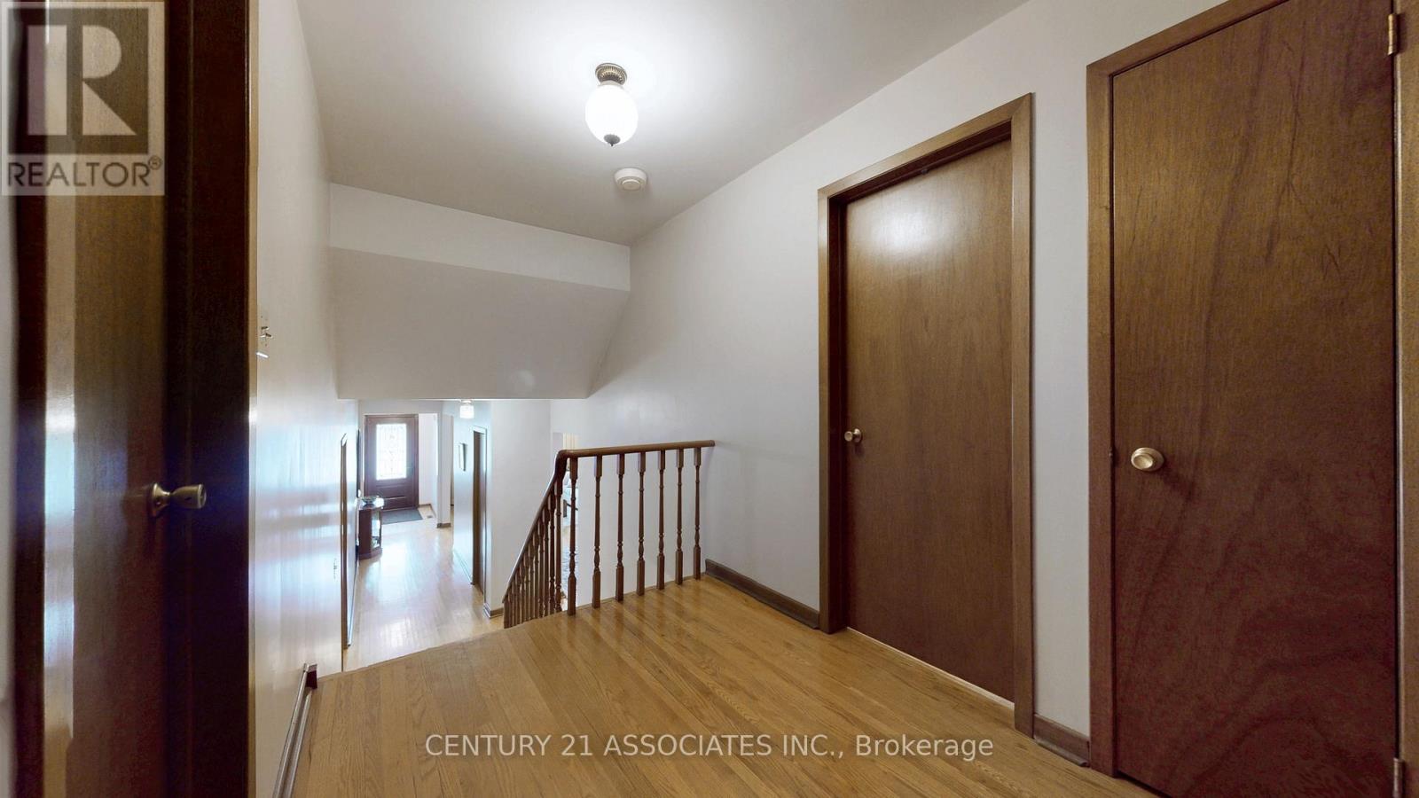 1217 Alexandra Avenue, Mississauga, Ontario  L5E 2A4 - Photo 18 - W12475265