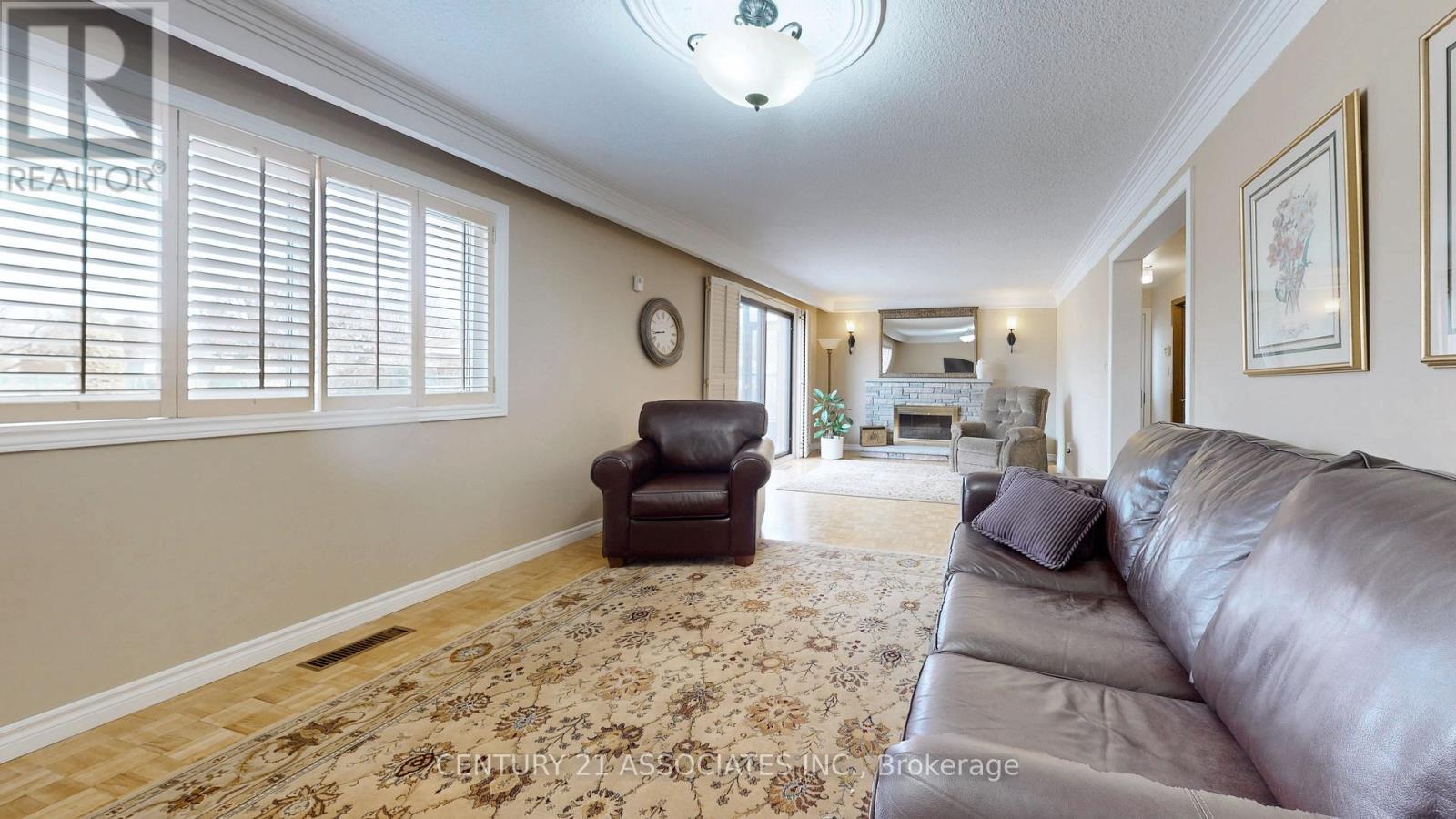 1217 Alexandra Avenue, Mississauga, Ontario  L5E 2A4 - Photo 31 - W12475265