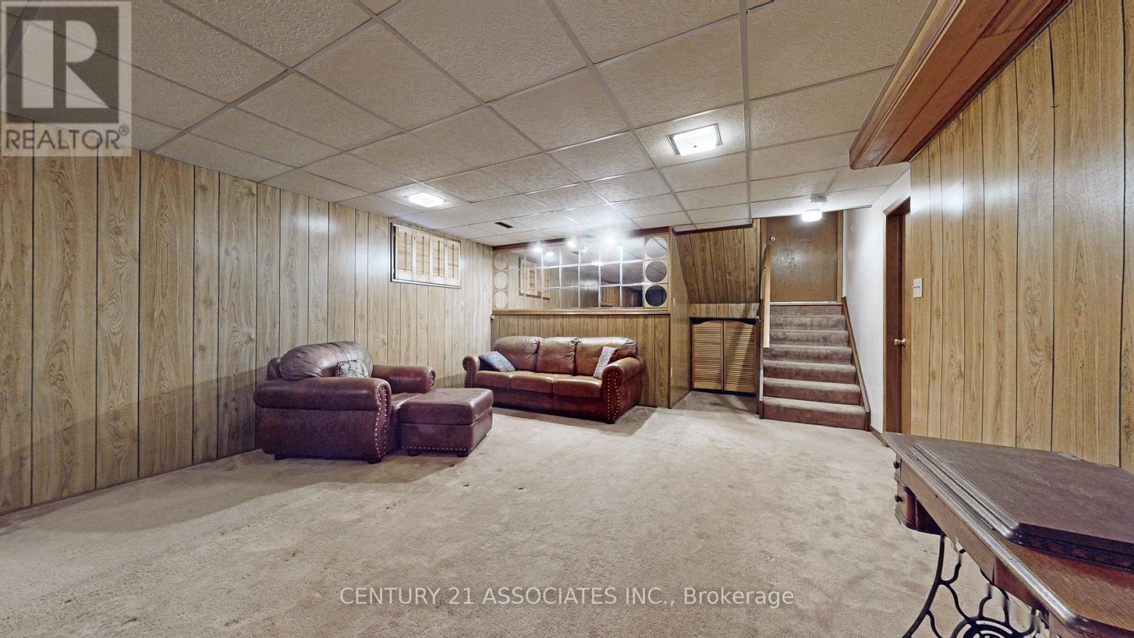 1217 Alexandra Avenue, Mississauga, Ontario  L5E 2A4 - Photo 37 - W12475265