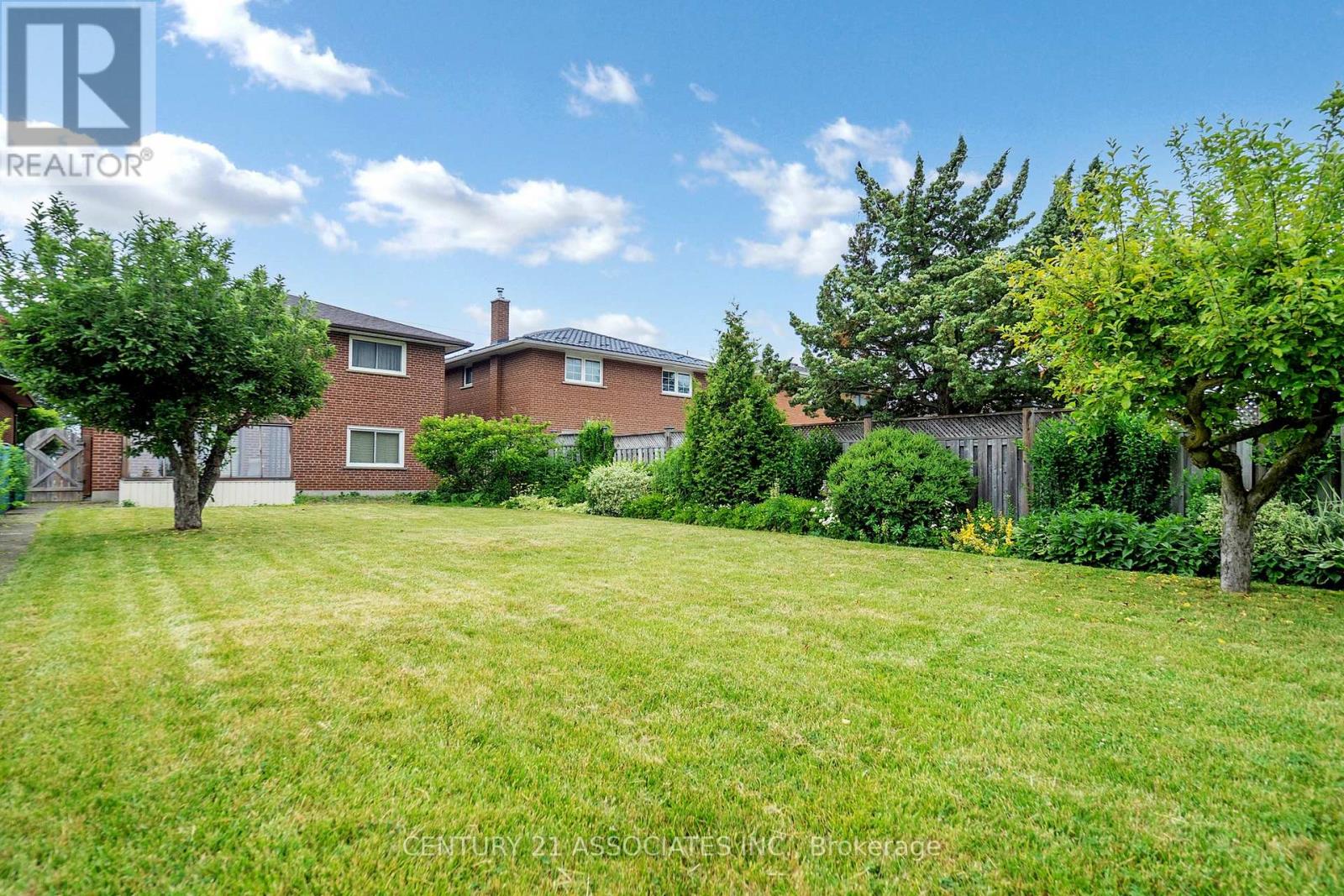 1217 Alexandra Avenue, Mississauga, Ontario  L5E 2A4 - Photo 42 - W12475265