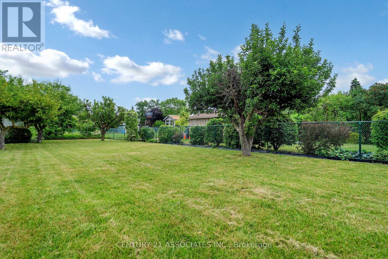1217 Alexandra Avenue, Mississauga, Ontario  L5E 2A4 - Photo 44 - W12475265