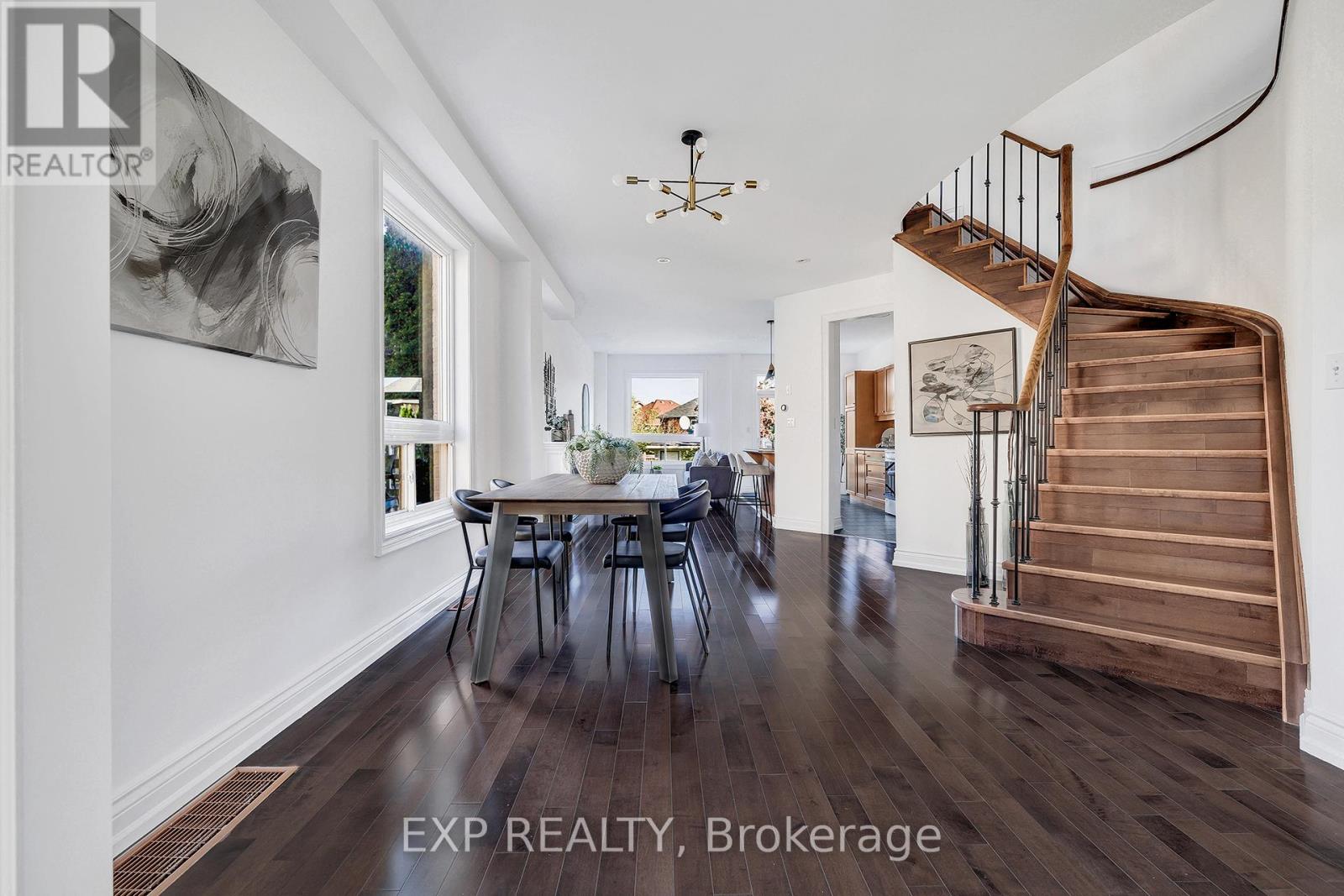 3438 Fountain Park Avenue, Mississauga, Ontario  L5M 7E3 - Photo 3 - W12475273