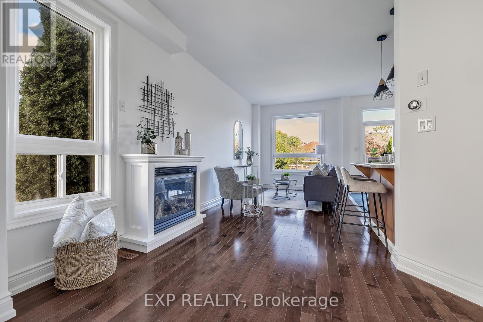 3438 Fountain Park Avenue, Mississauga, Ontario  L5M 7E3 - Photo 6 - W12475273
