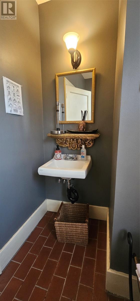 47 Leslie Street St.John's Newfoundland & Labrador Canada A1E2V7 for Sale residential Haris Barki Keller Williams Platinum Realty 47 Leslie Street St.John's Newfoundland & Labrador Canada A1E2V7, for Sale, residential, Haris Barki, Keller Williams Platinum Realty