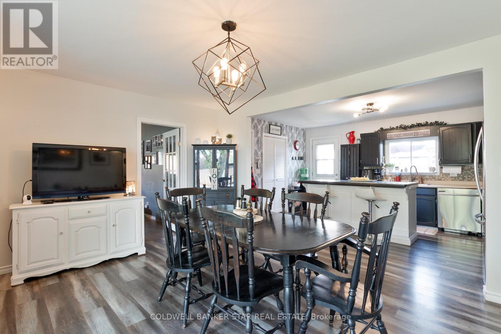 35613 Victoria Street, Southwold, Ontario  N0L 1K0 - Photo 9 - X12475325