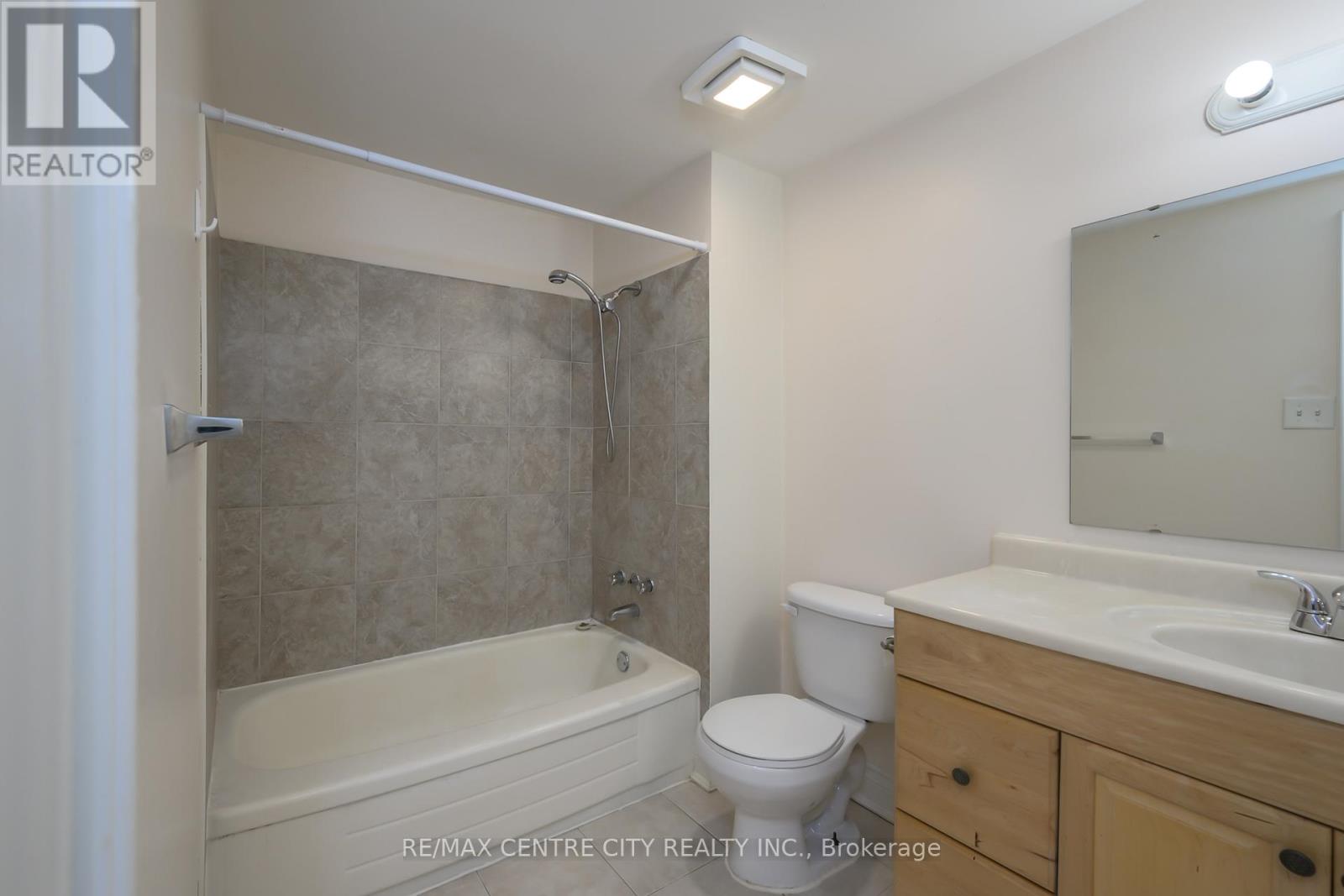 231 Banbury Road, London South, Ontario  N5Z 4M1 - Photo 16 - X12475358