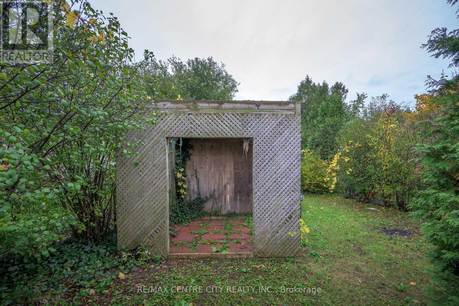 231 Banbury Road, London South, Ontario  N5Z 4M1 - Photo 25 - X12475358