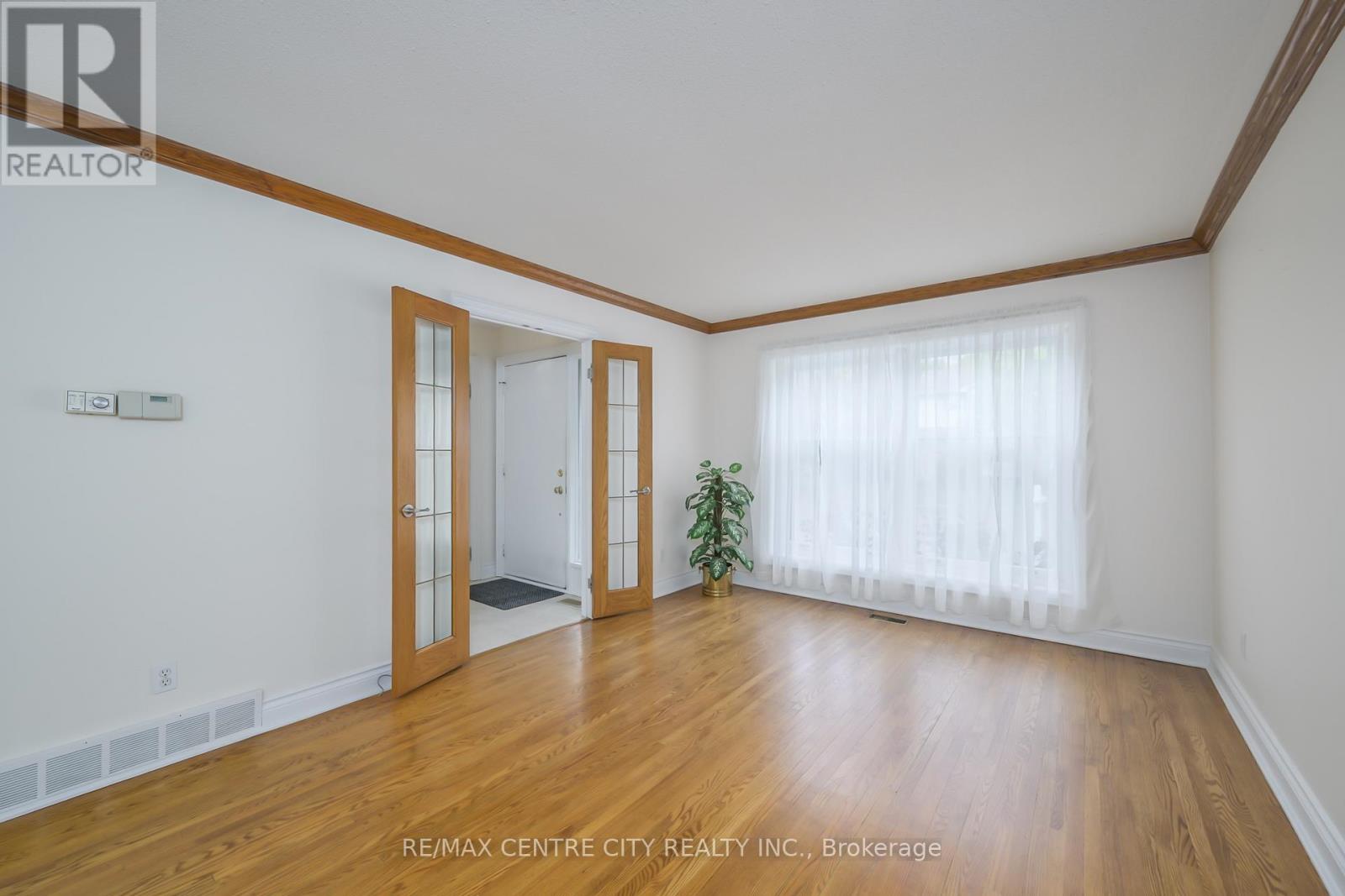 231 Banbury Road, London South, Ontario  N5Z 4M1 - Photo 8 - X12475358