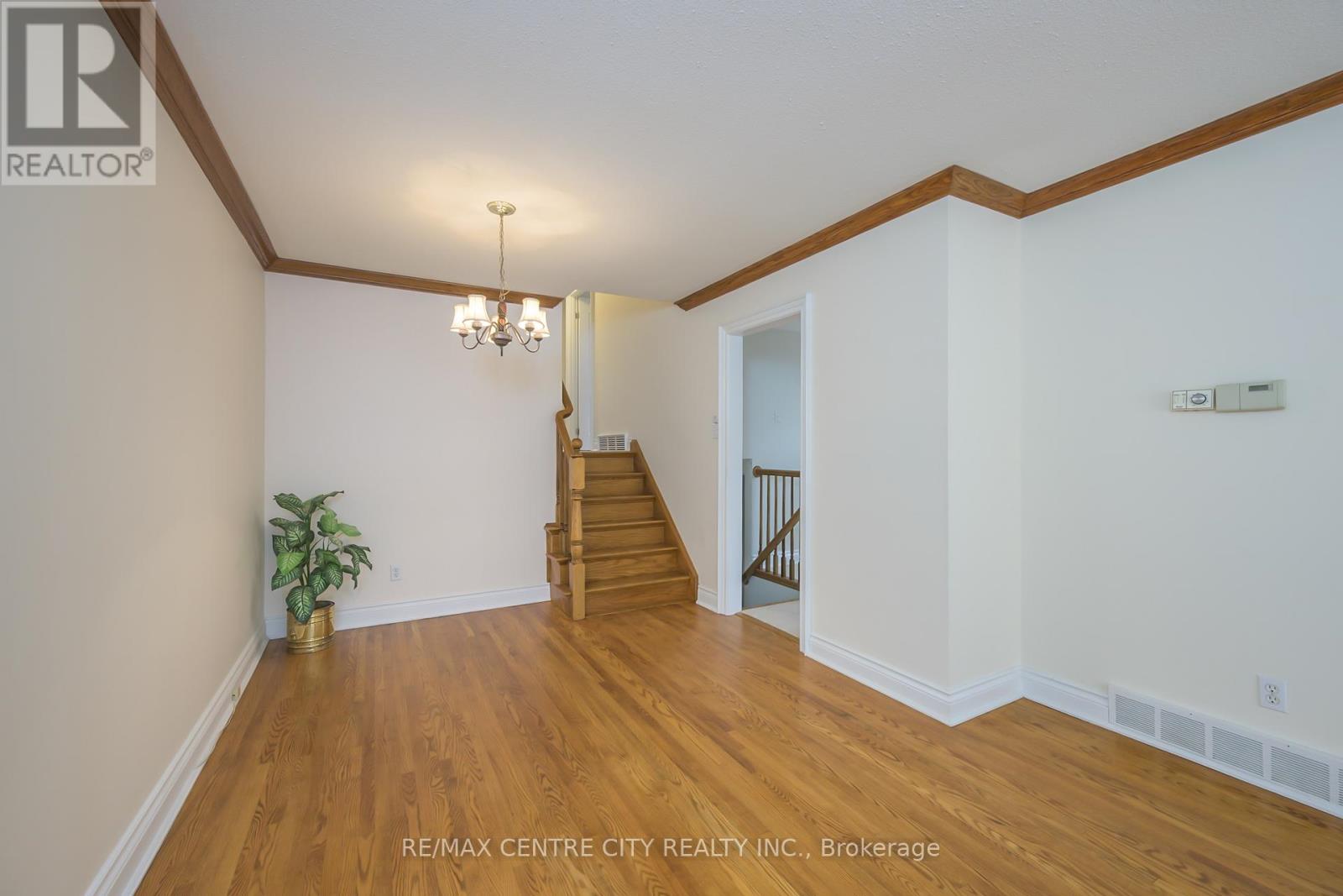 231 Banbury Road, London South, Ontario  N5Z 4M1 - Photo 9 - X12475358