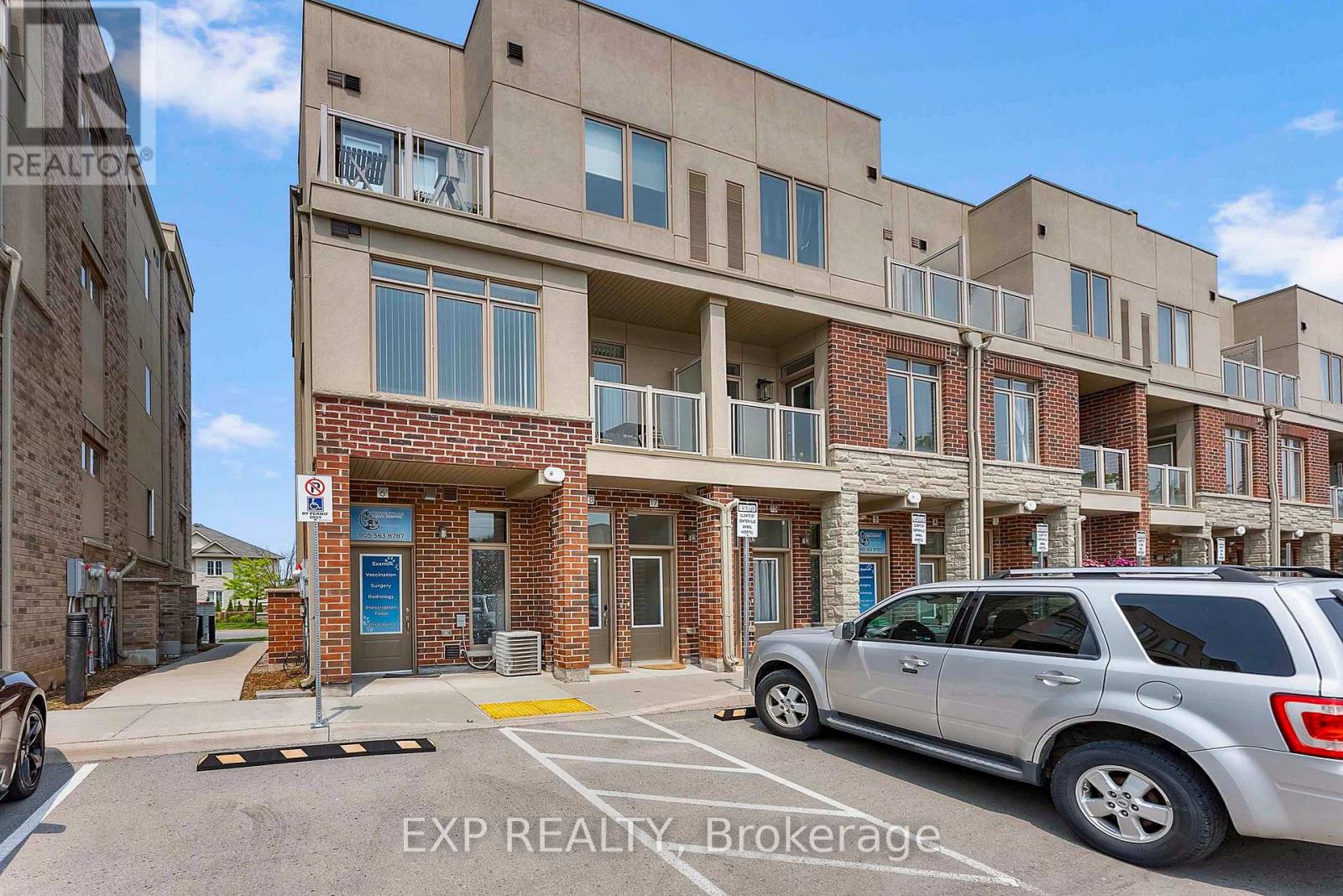 #18 - 5014 Serena Drive, Lincoln (Beamsville), Ontario  L3J 0T2 - Photo 1 - X12475335