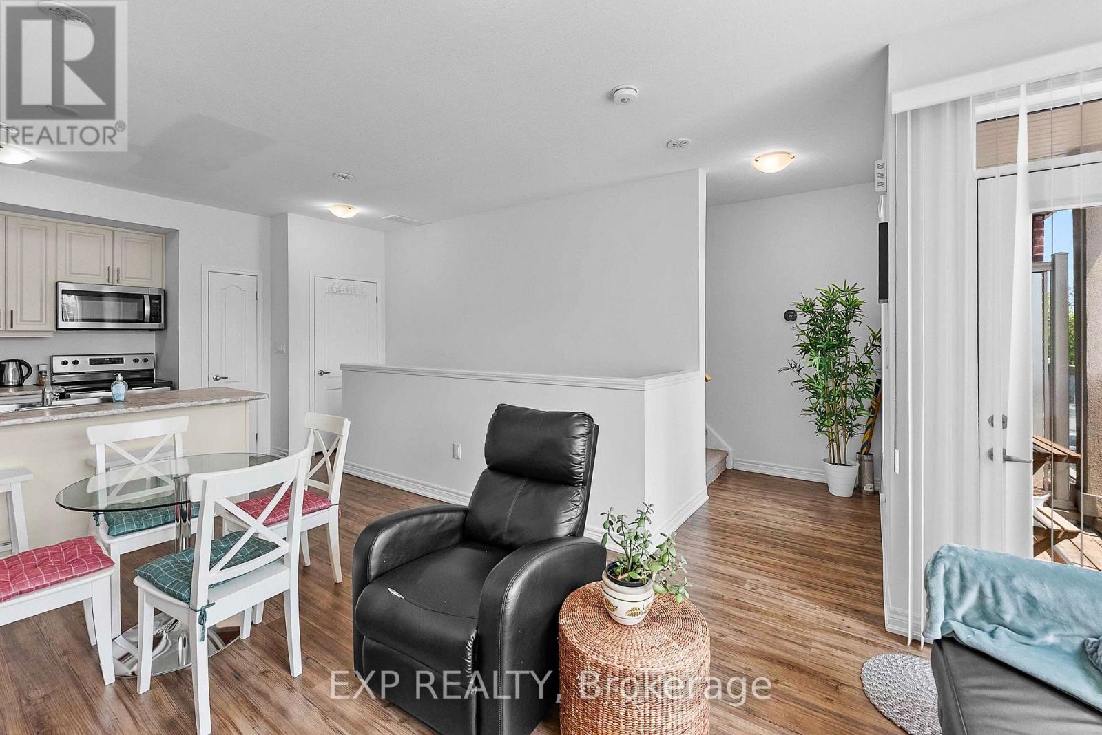 #18 - 5014 Serena Drive, Lincoln (Beamsville), Ontario  L3J 0T2 - Photo 12 - X12475335