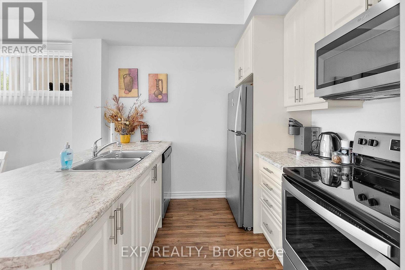 #18 - 5014 Serena Drive, Lincoln (Beamsville), Ontario  L3J 0T2 - Photo 6 - X12475335