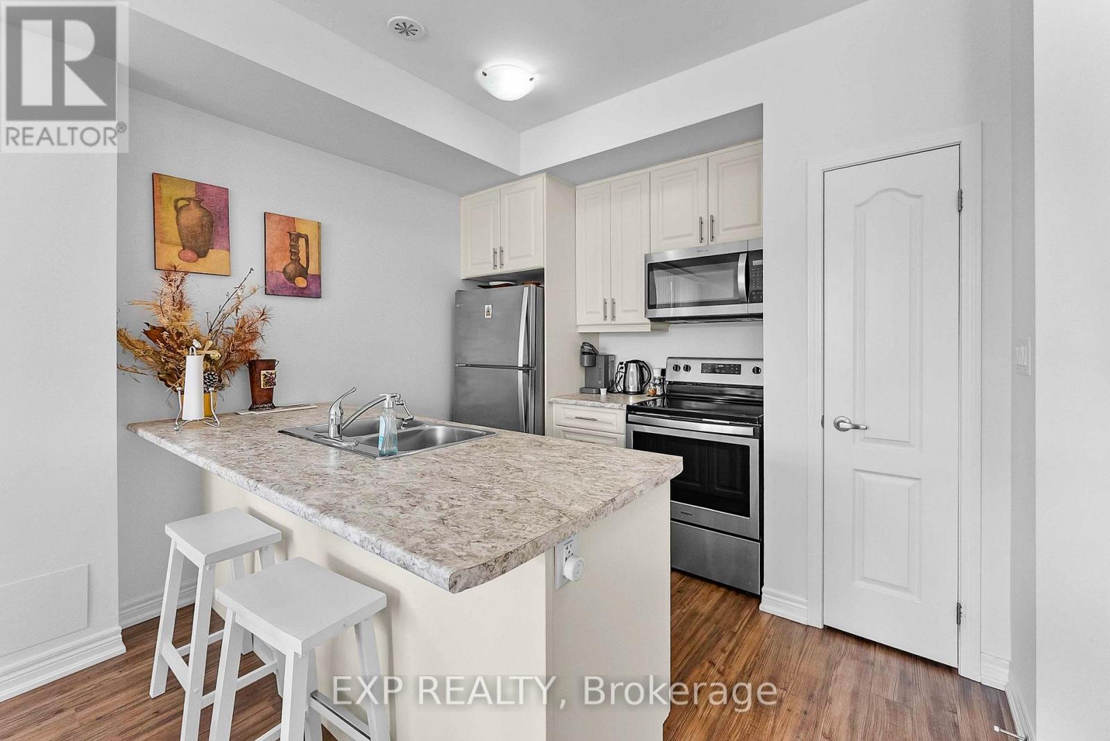 #18 - 5014 Serena Drive, Lincoln (Beamsville), Ontario  L3J 0T2 - Photo 7 - X12475335