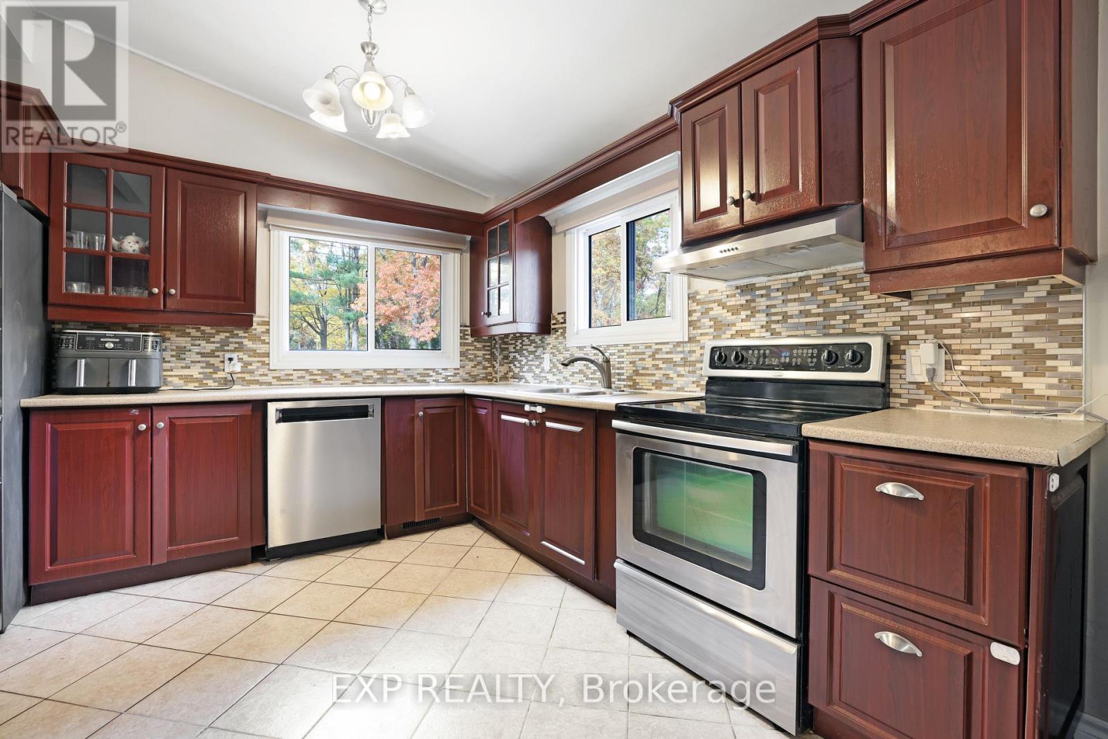 136 Resthaven Avenue, Ottawa, Ontario  K0A 3M0 - Photo 15 - X12475244