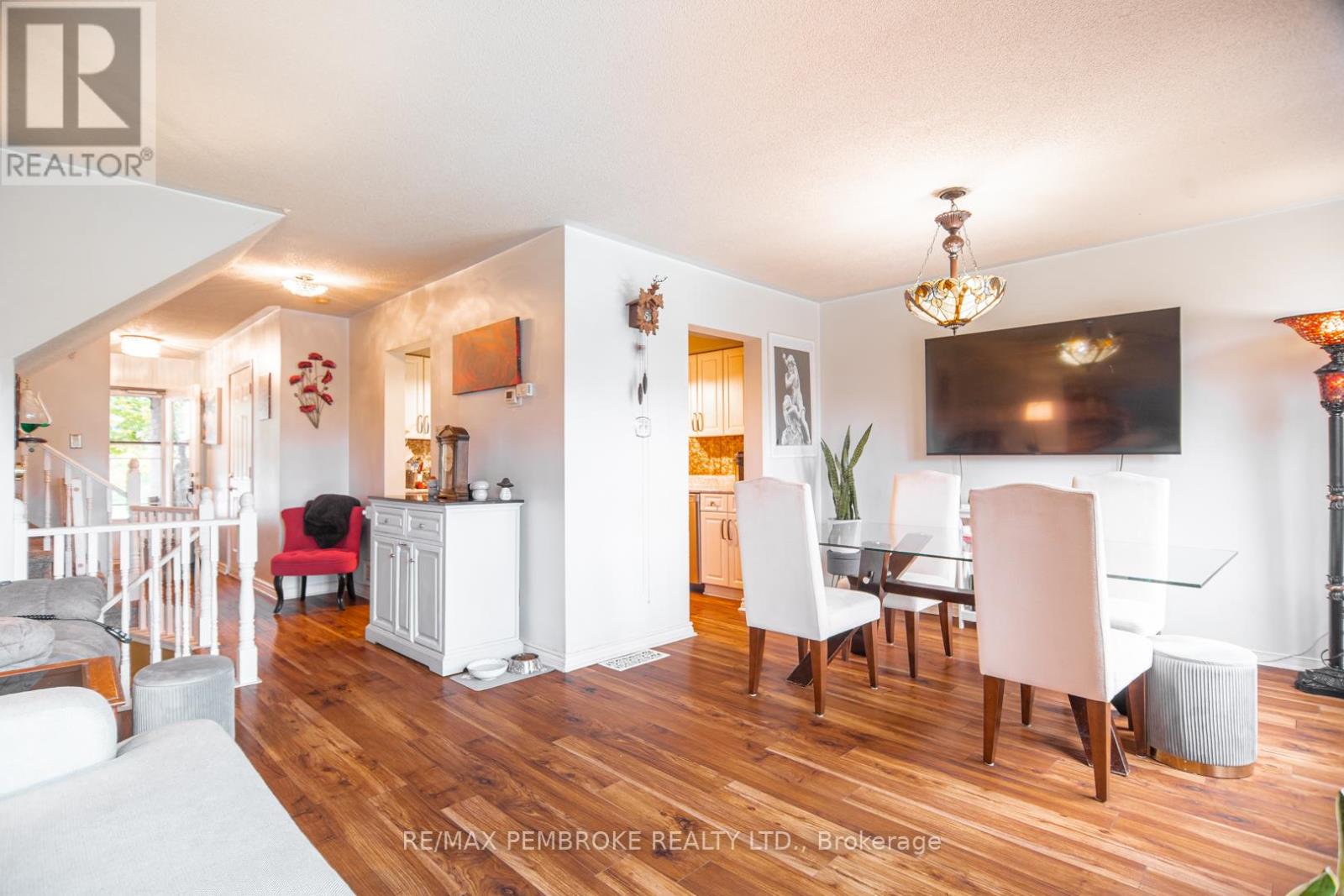 33 Vermont Meadows, Petawawa, Ontario  K8H 3N4 - Photo 10 - X12475323