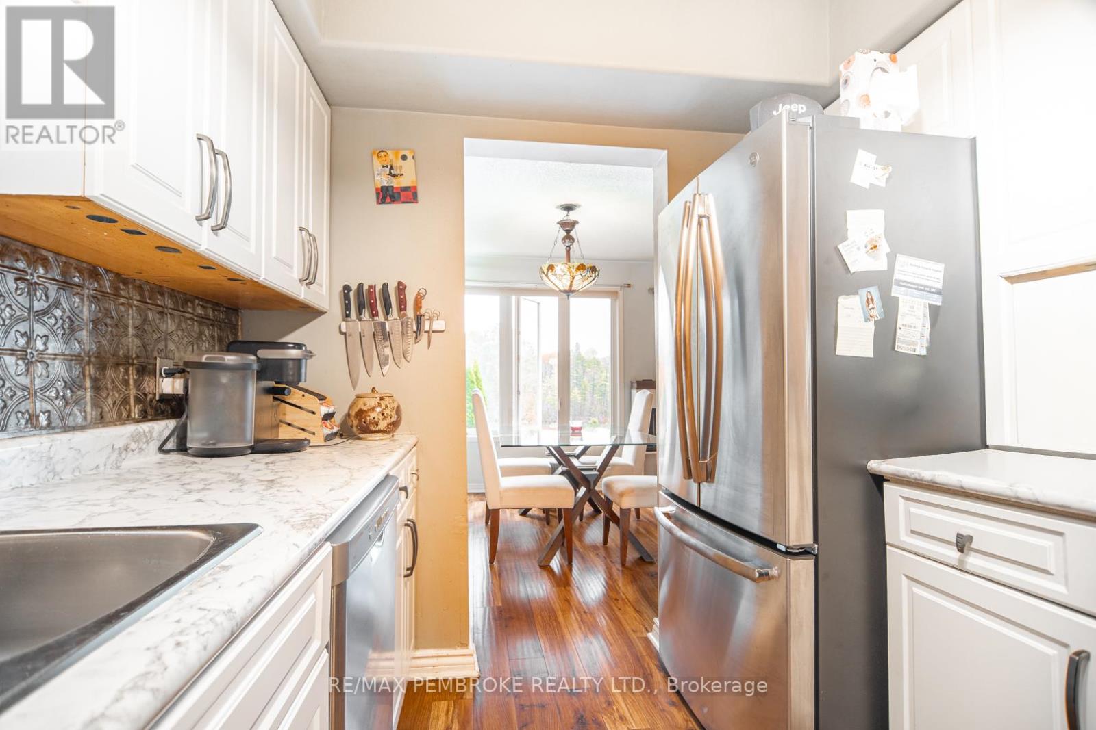 33 Vermont Meadows, Petawawa, Ontario  K8H 3N4 - Photo 15 - X12475323