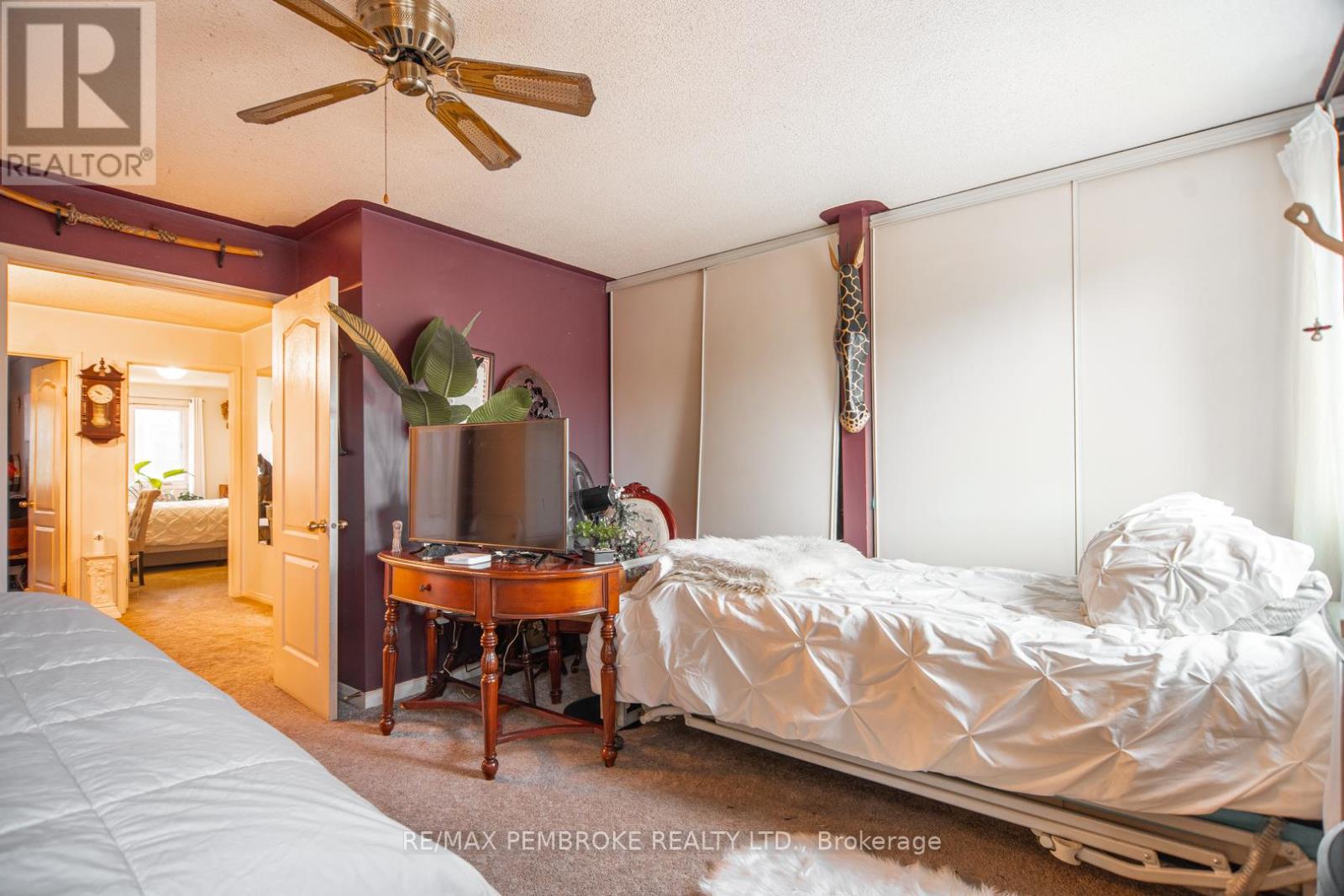 33 Vermont Meadows, Petawawa, Ontario  K8H 3N4 - Photo 20 - X12475323