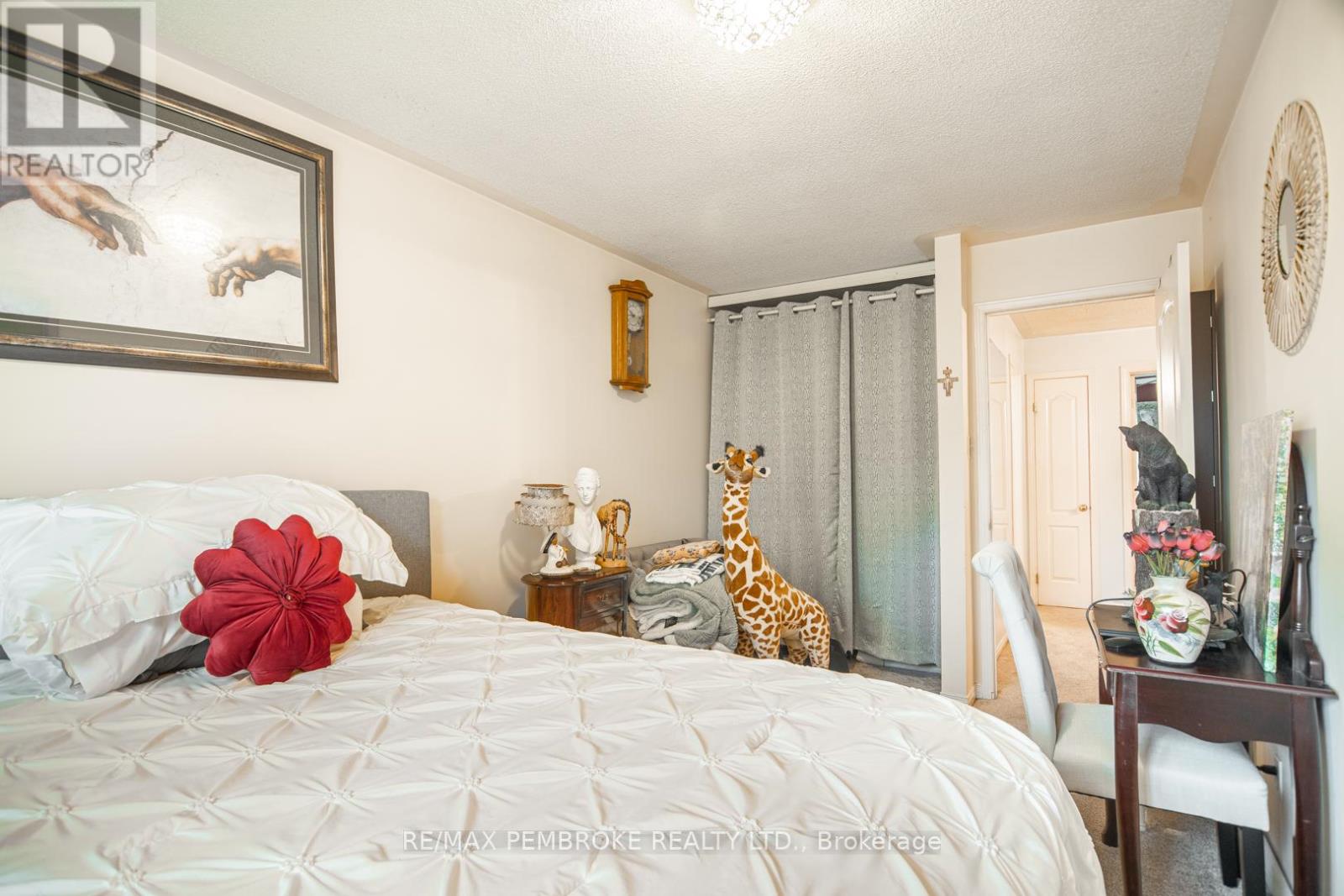 33 Vermont Meadows, Petawawa, Ontario  K8H 3N4 - Photo 21 - X12475323