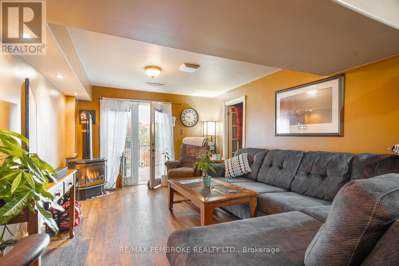 33 Vermont Meadows, Petawawa, Ontario  K8H 3N4 - Photo 27 - X12475323