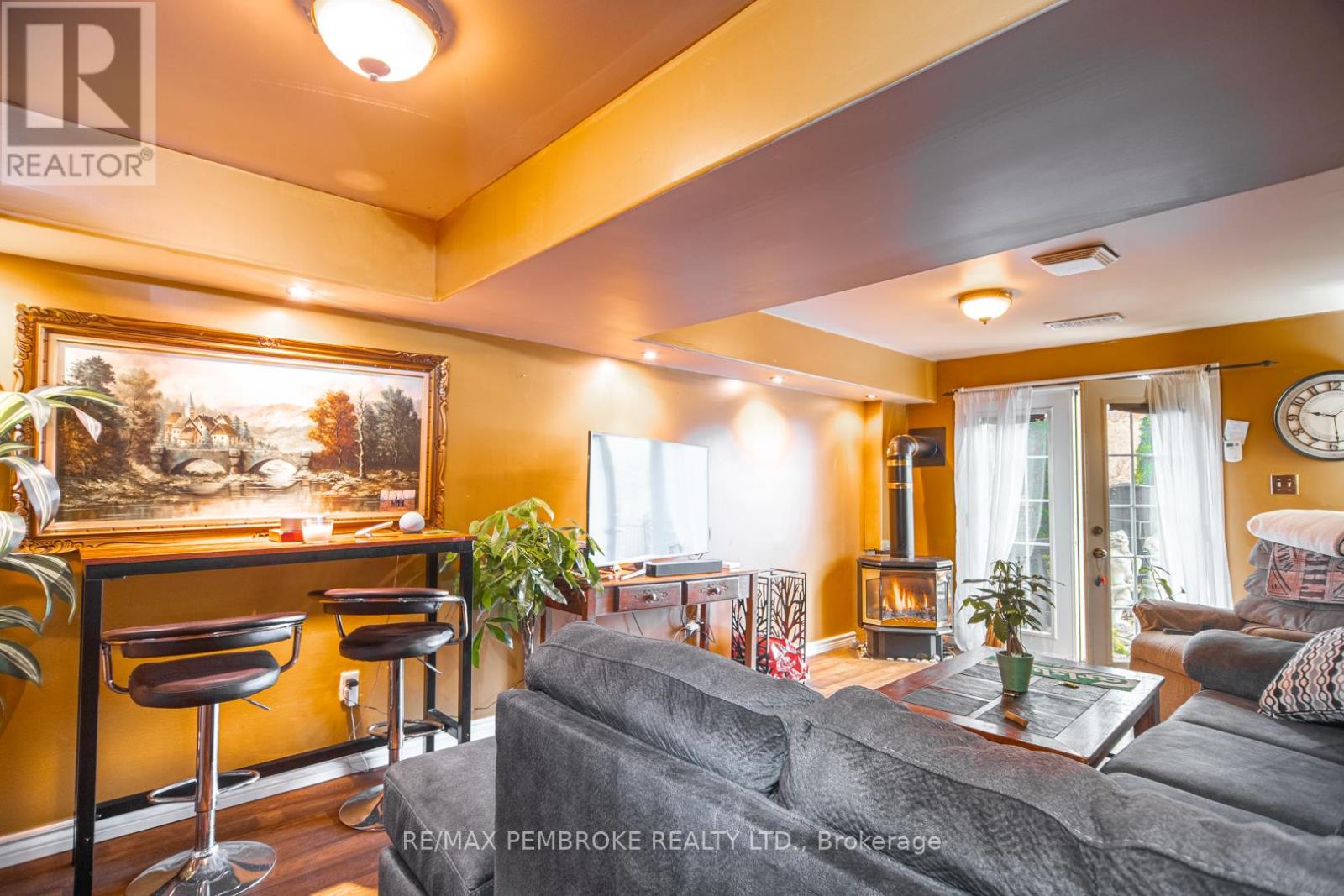 33 Vermont Meadows, Petawawa, Ontario  K8H 3N4 - Photo 29 - X12475323