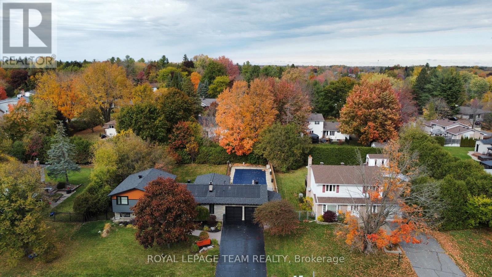 5664 South Island Park Drive, Ottawa, Ontario  K4M 1J3 - Photo 3 - X12468955