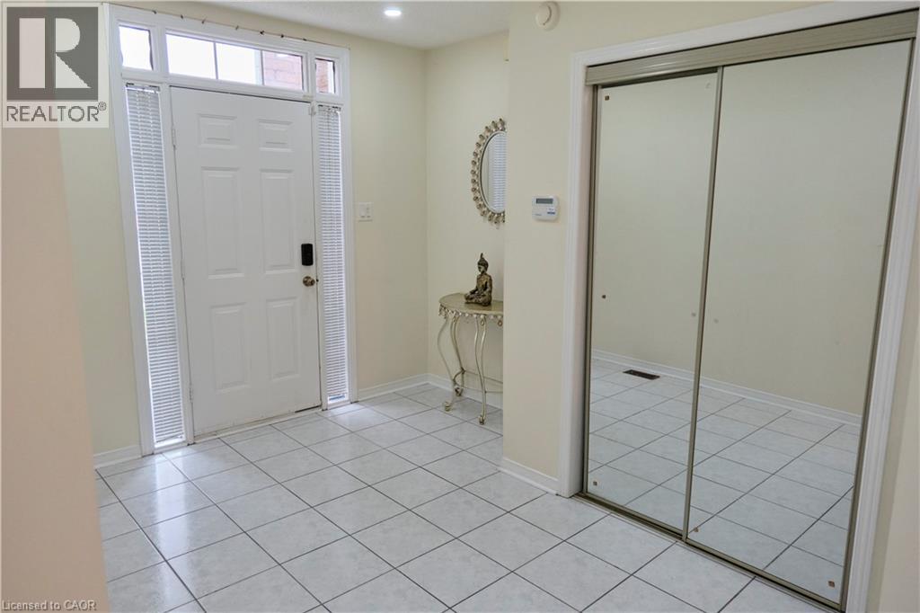 12 Pacific Wind Crescent Unit# Upper, Brampton, Ontario  L6R 1Z9 - Photo 2 - 40781130