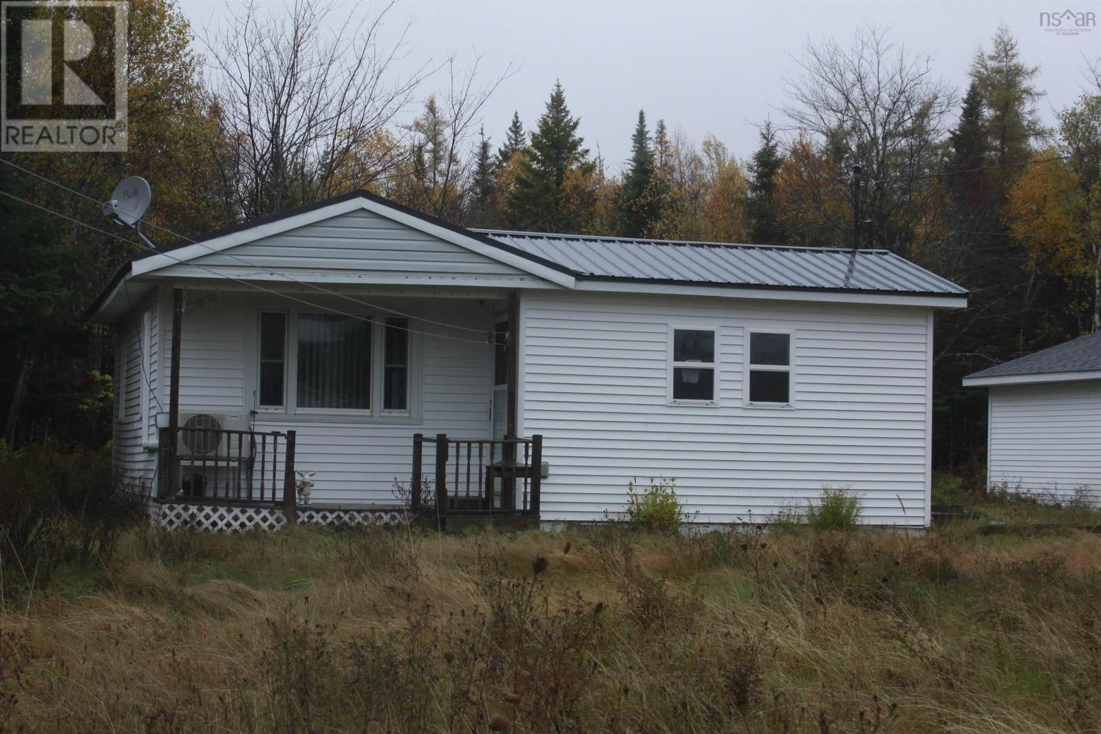 83 Pleasant Valley Road, Pleasant Valley, Nova Scotia  B0N 2M0 - Photo 2 - 202526320