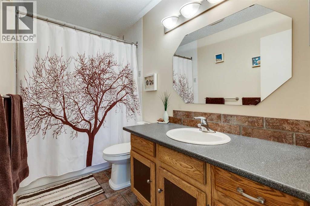 150 Midcrest Crescent Se, Calgary, Alberta  T2X 1B6 - Photo 13 - A2266156
