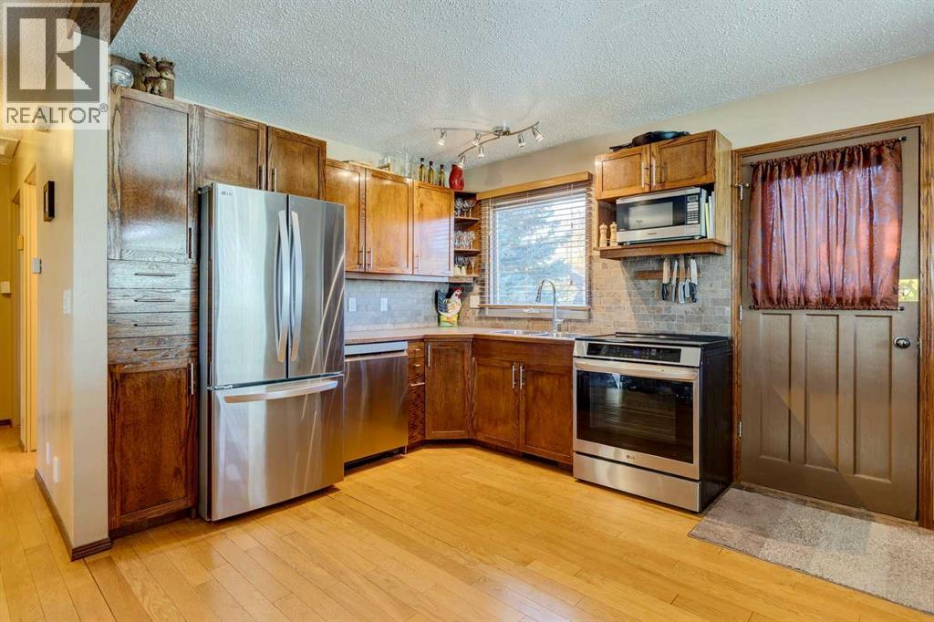 150 Midcrest Crescent Se, Calgary, Alberta  T2X 1B6 - Photo 7 - A2266156