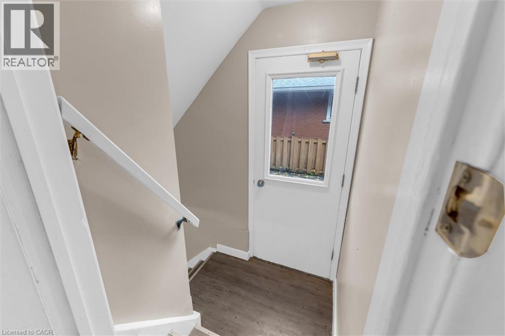 62 Bond Street, Kitchener, Ontario  N2H 4S5 - Photo 14 - 40781097