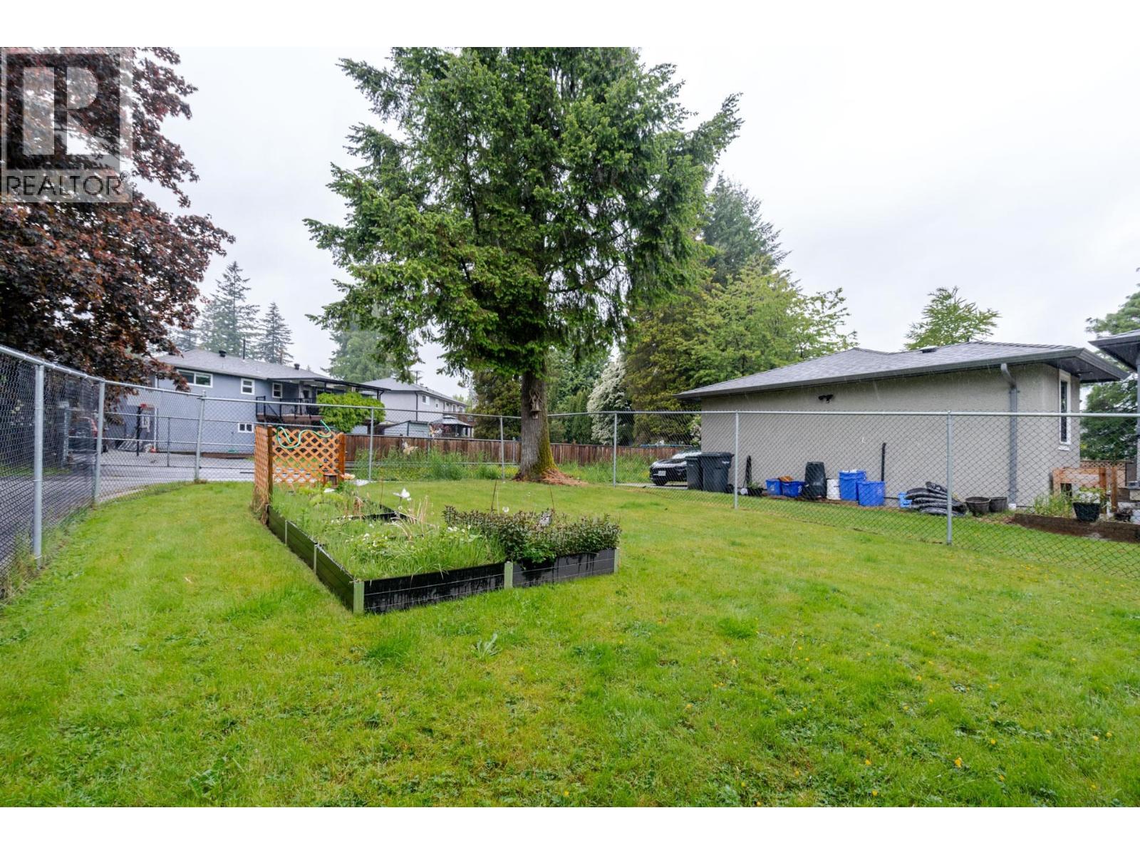 654 Linton Street, Coquitlam, British Columbia  V3J 6J9 - Photo 12 - R3060755