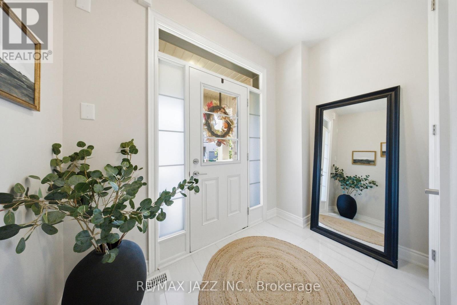127 Laing Drive, Whitby, Ontario  L1P 0N5 - Photo 4 - E12475392