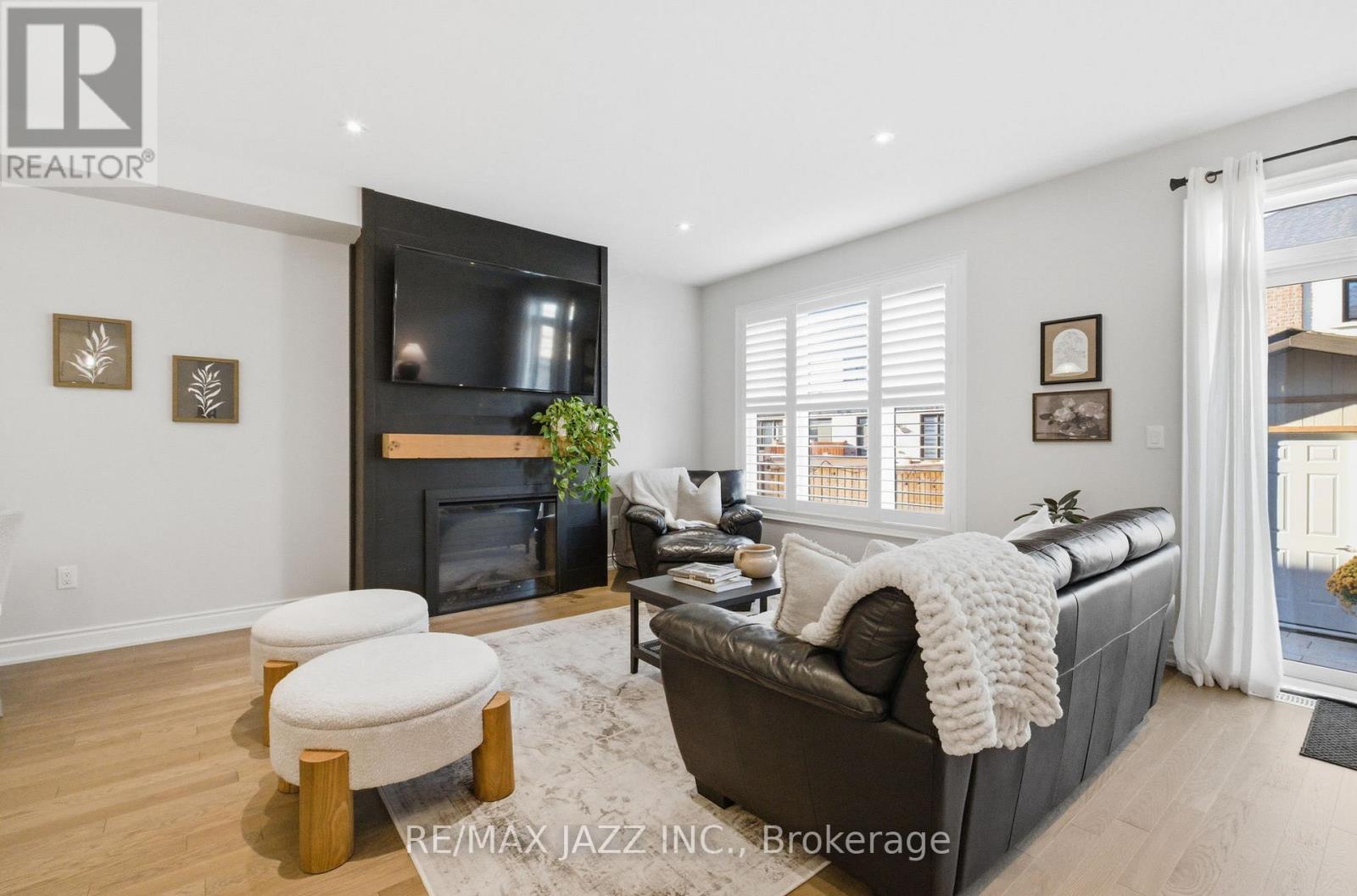 127 Laing Drive, Whitby, Ontario  L1P 0N5 - Photo 8 - E12475392