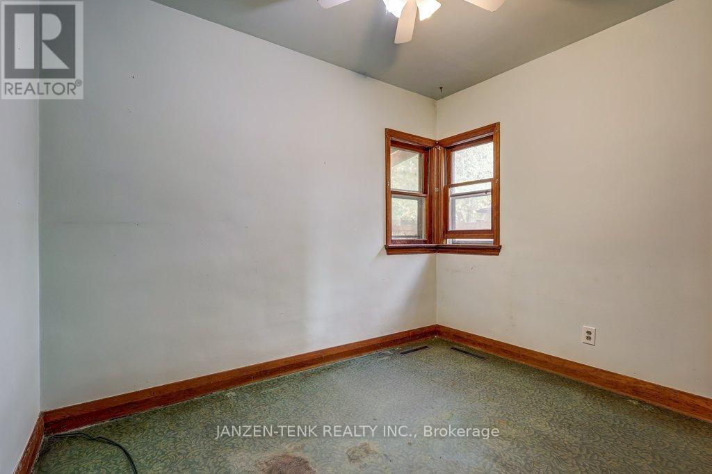 219 Centennial Avenue, Central Elgin, Ontario  N5R 5B4 - Photo 14 - X12475389