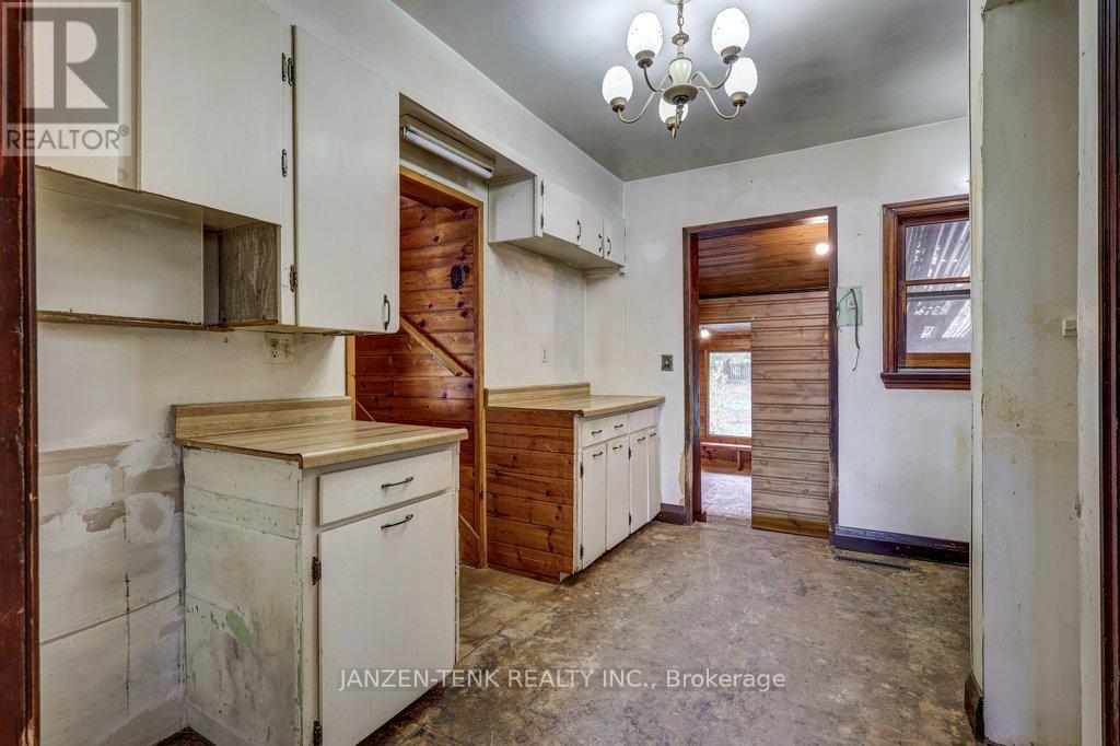 219 Centennial Avenue, Central Elgin, Ontario  N5R 5B4 - Photo 16 - X12475389
