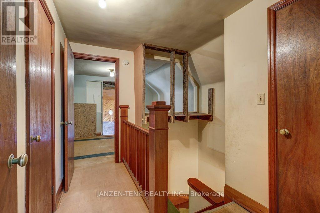 219 Centennial Avenue, Central Elgin, Ontario  N5R 5B4 - Photo 29 - X12475389
