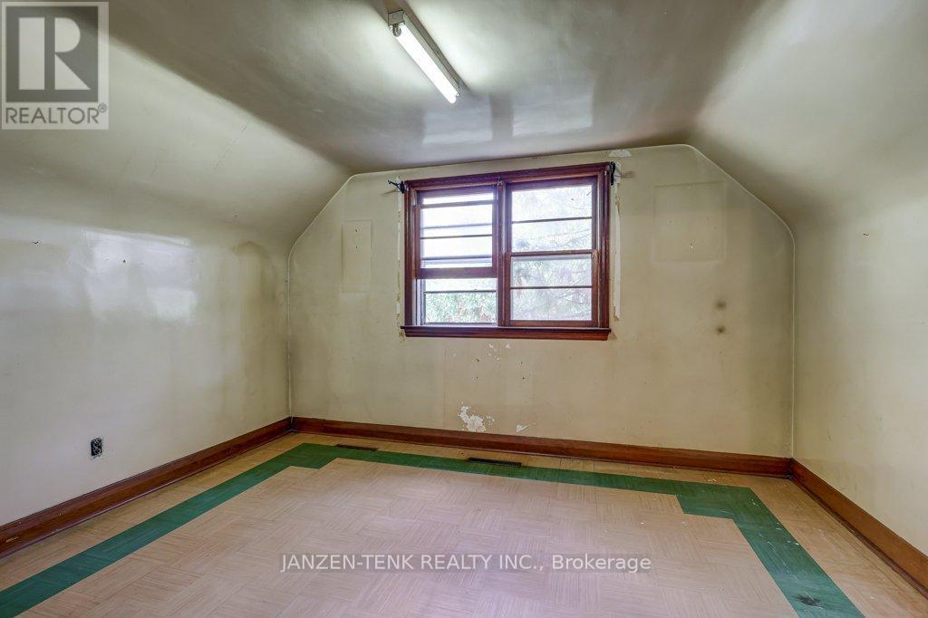 219 Centennial Avenue, Central Elgin, Ontario  N5R 5B4 - Photo 30 - X12475389